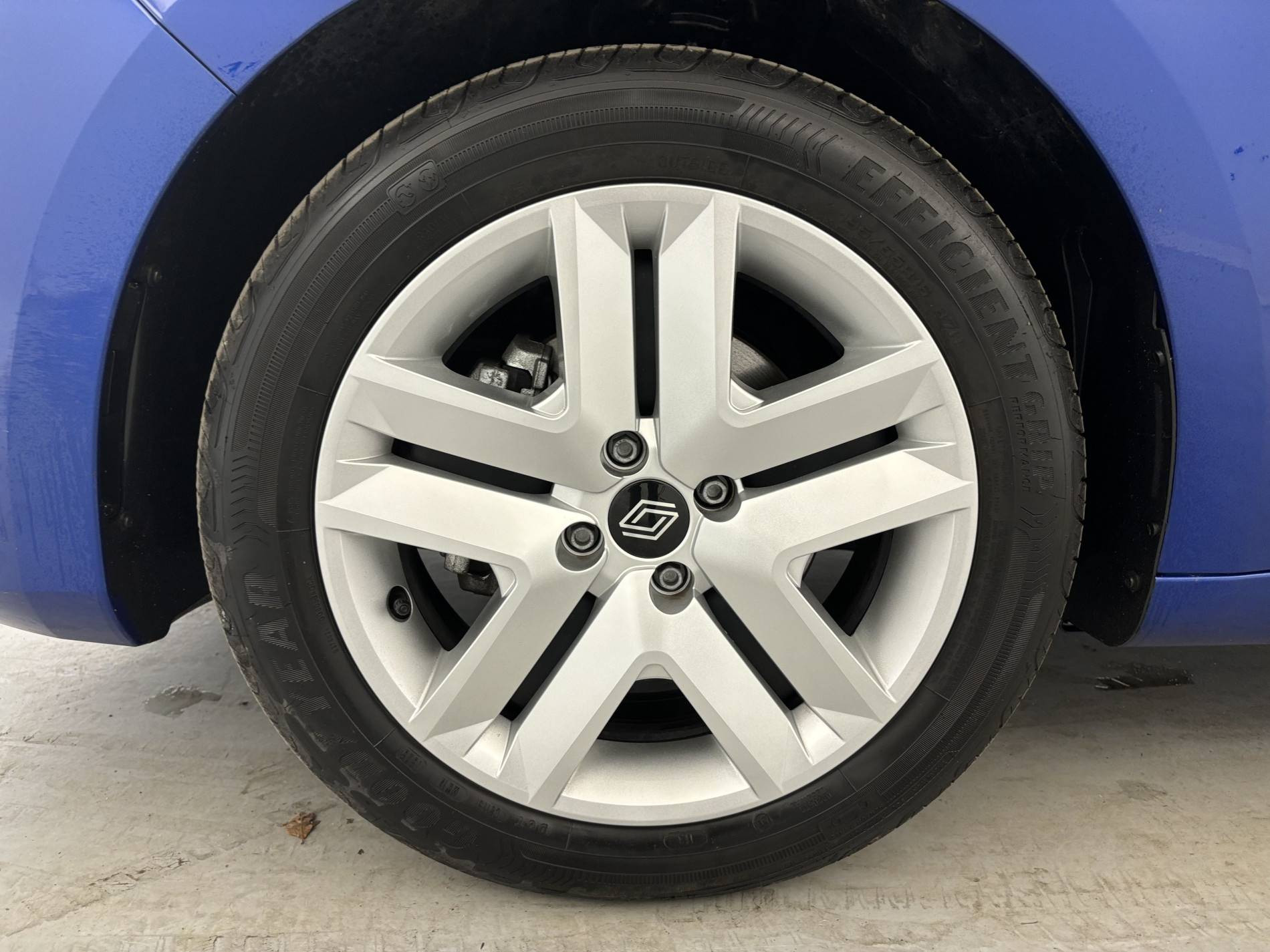 Vente en ligne Renault Clio 5 Clio Blue dCi 100 ch au prix de 18 791 €