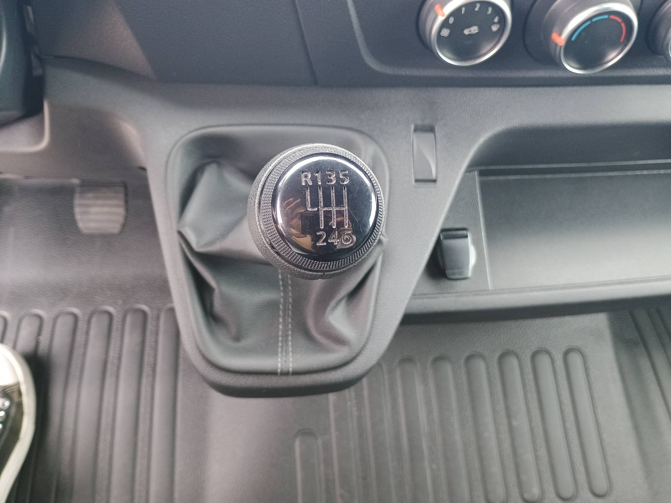 Vente en ligne Renault Master Fourgon MASTER FGN TRAC F3500 L2H3 DCI 135 au prix de 23 990 €