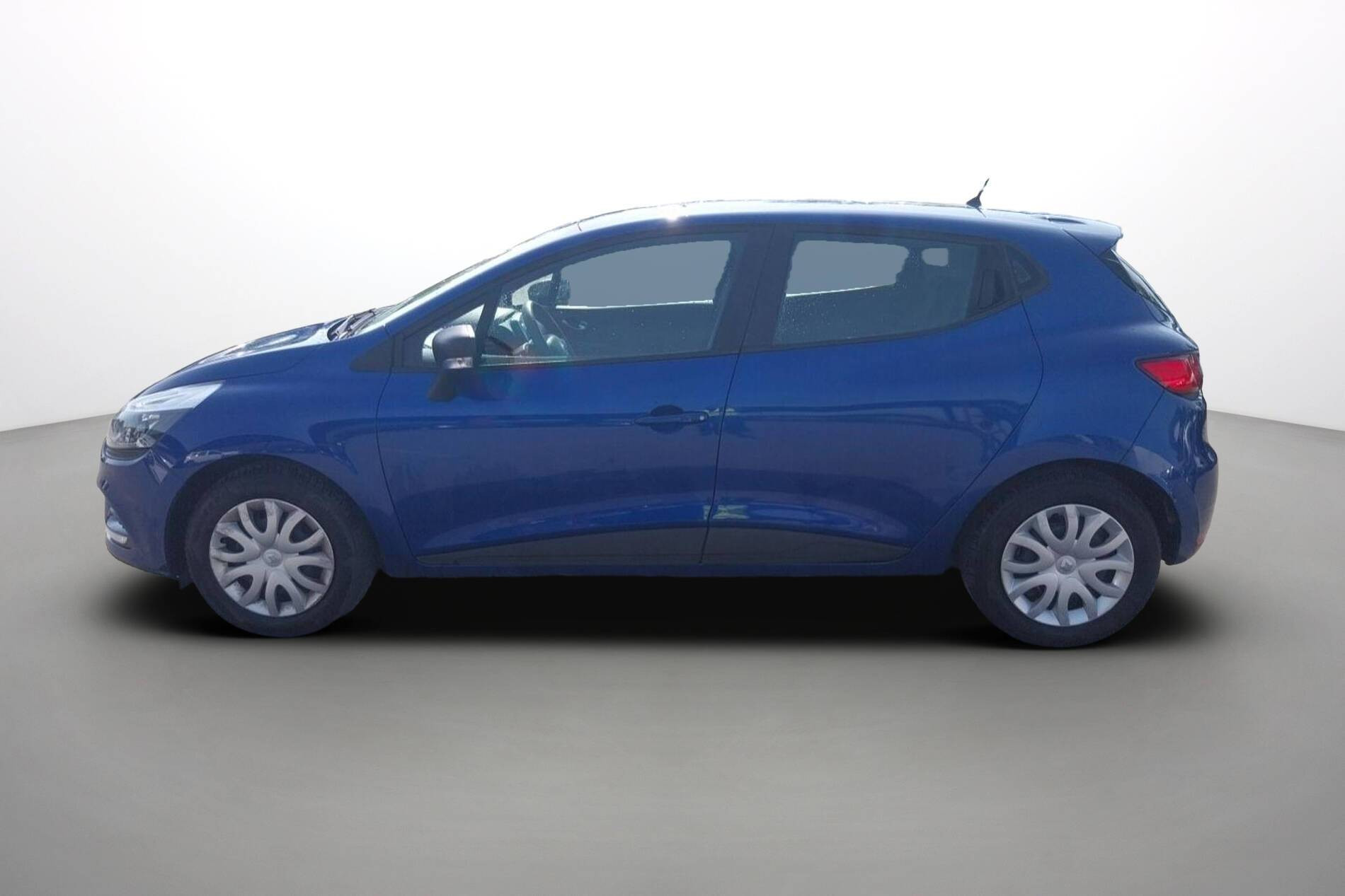 Vente en ligne Renault Clio 4 Clio 1.2 16V 75 au prix de 8 990 €