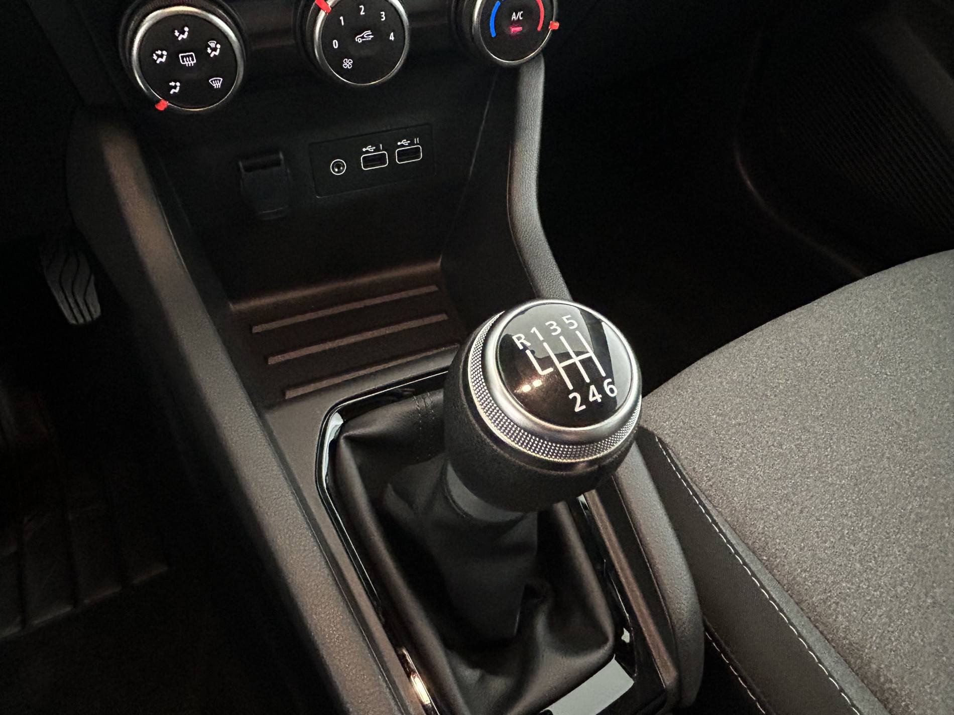 Vente en ligne Renault Clio 5 Clio Blue dCi 100 ch GSR2 au prix de 18 690 €