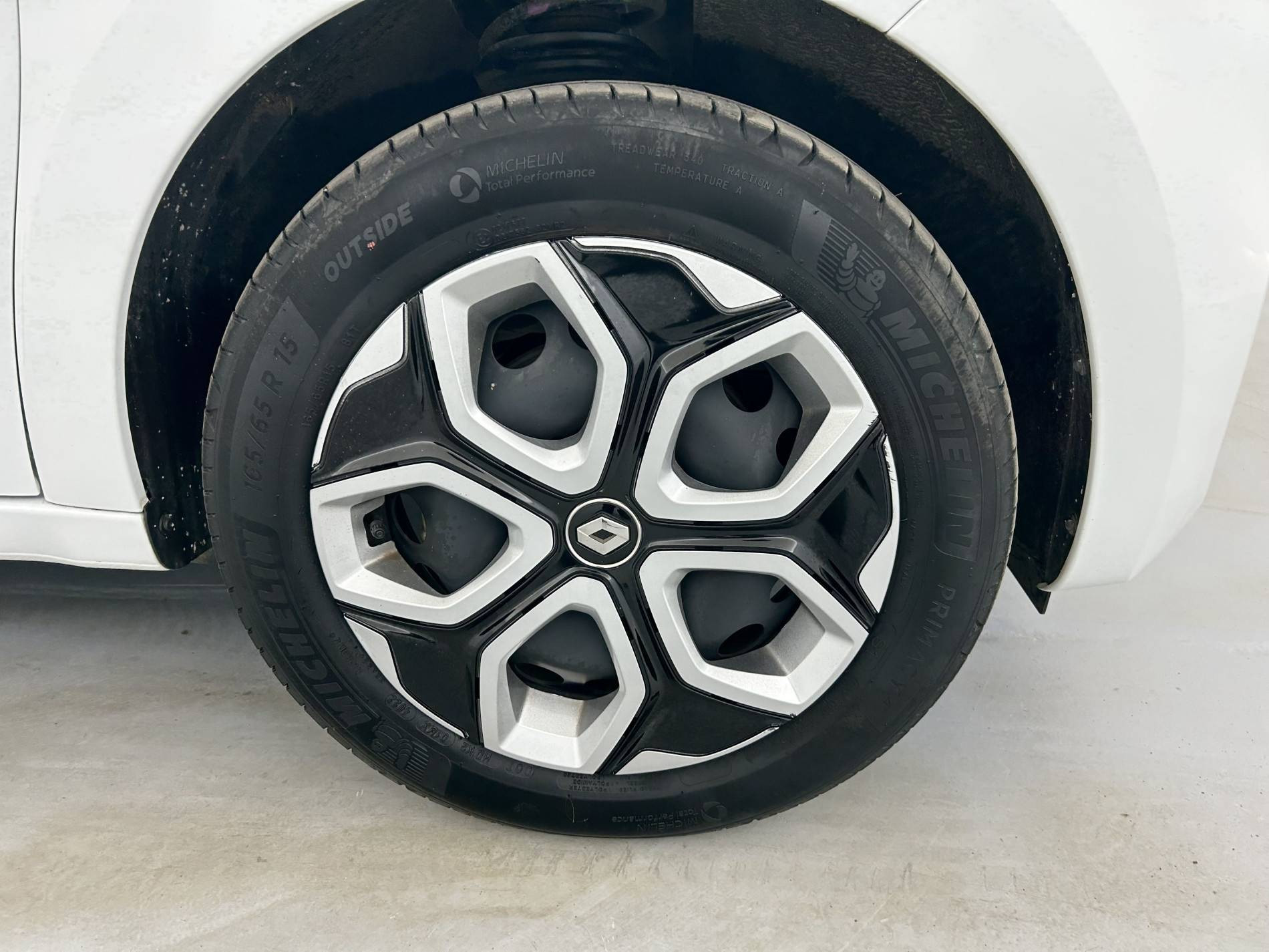 Vente en ligne Renault Twingo Electrique Twingo III E-Tech au prix de 12 490 €