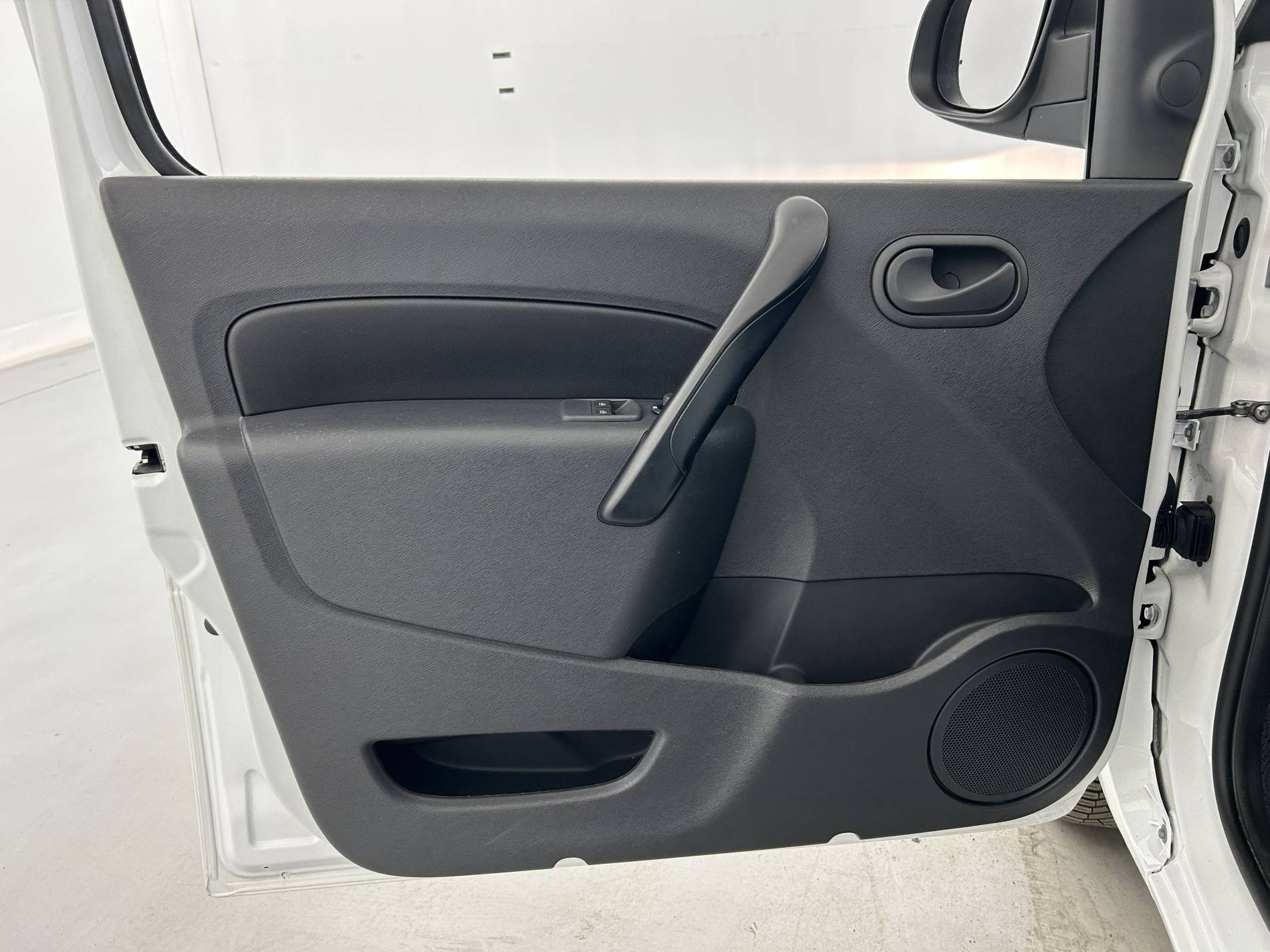 Vente en ligne Renault Kangoo Express  GRAND VOLUME BLUE DCI 115 au prix de 12 490 €