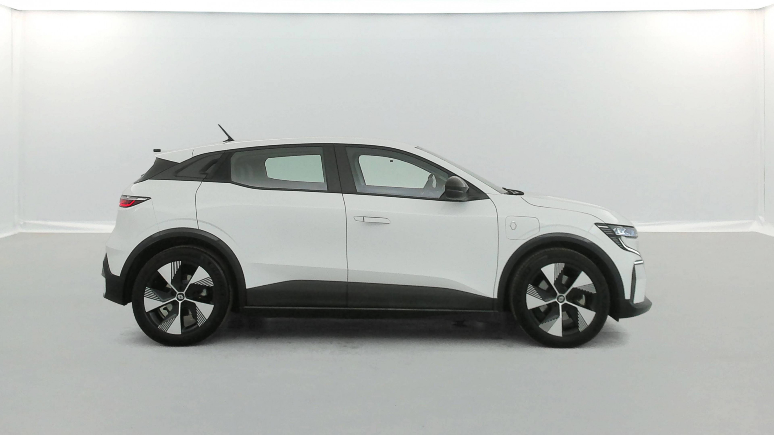 Vente en ligne Renault Megane E-Tech  EV60 220 ch super charge au prix de 21 690 €