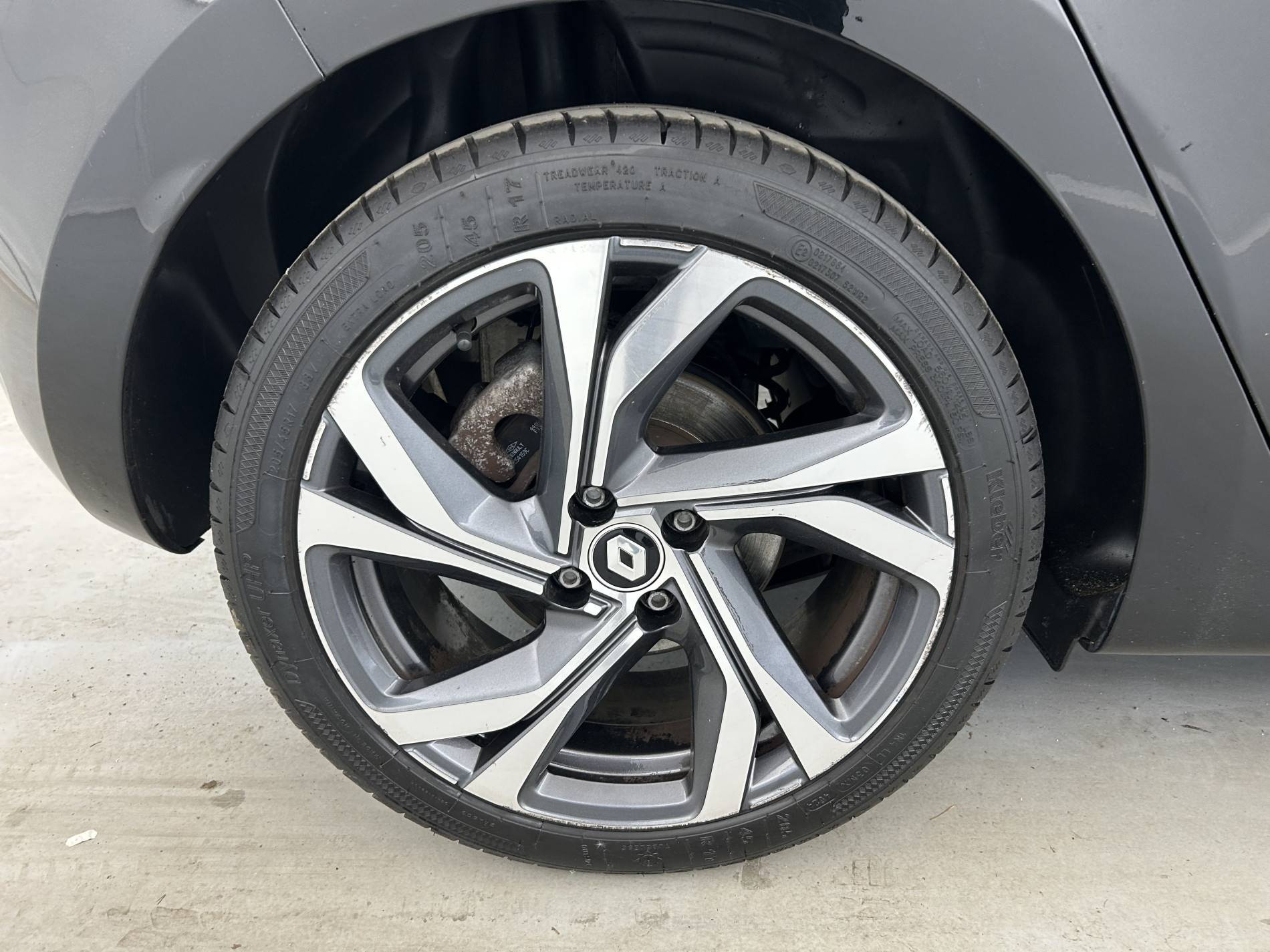 Vente en ligne Renault Clio 5 Clio E-Tech 140 - 21N au prix de 15 000 €