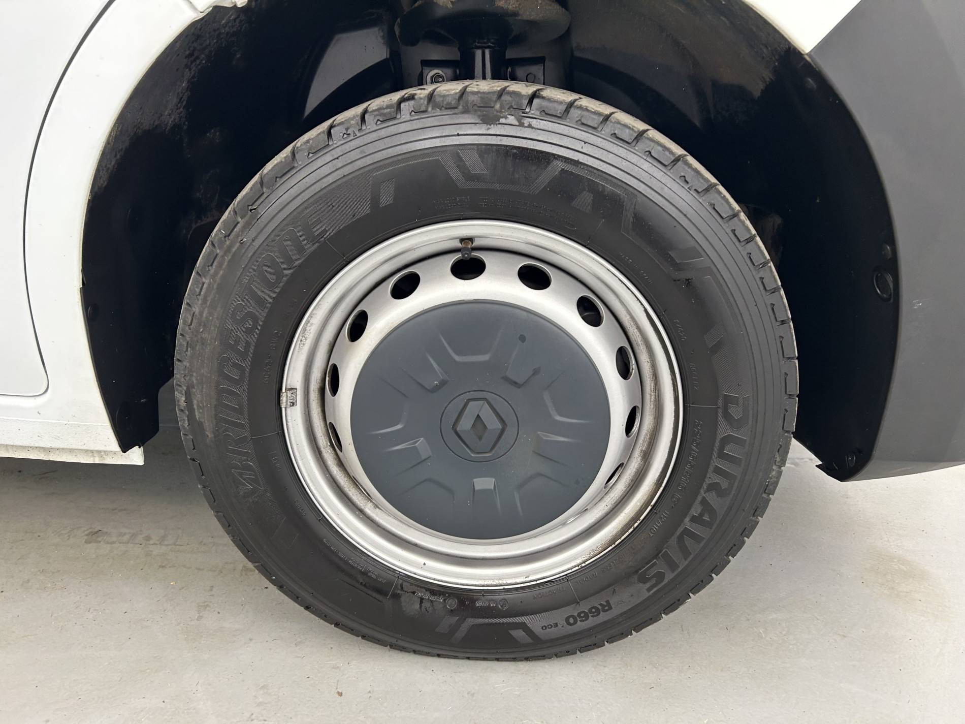 Vente en ligne Renault Master Fourgon MASTER FGN TRAC F3500 L2H2 BLUE DCI 135 au prix de 26 990 €