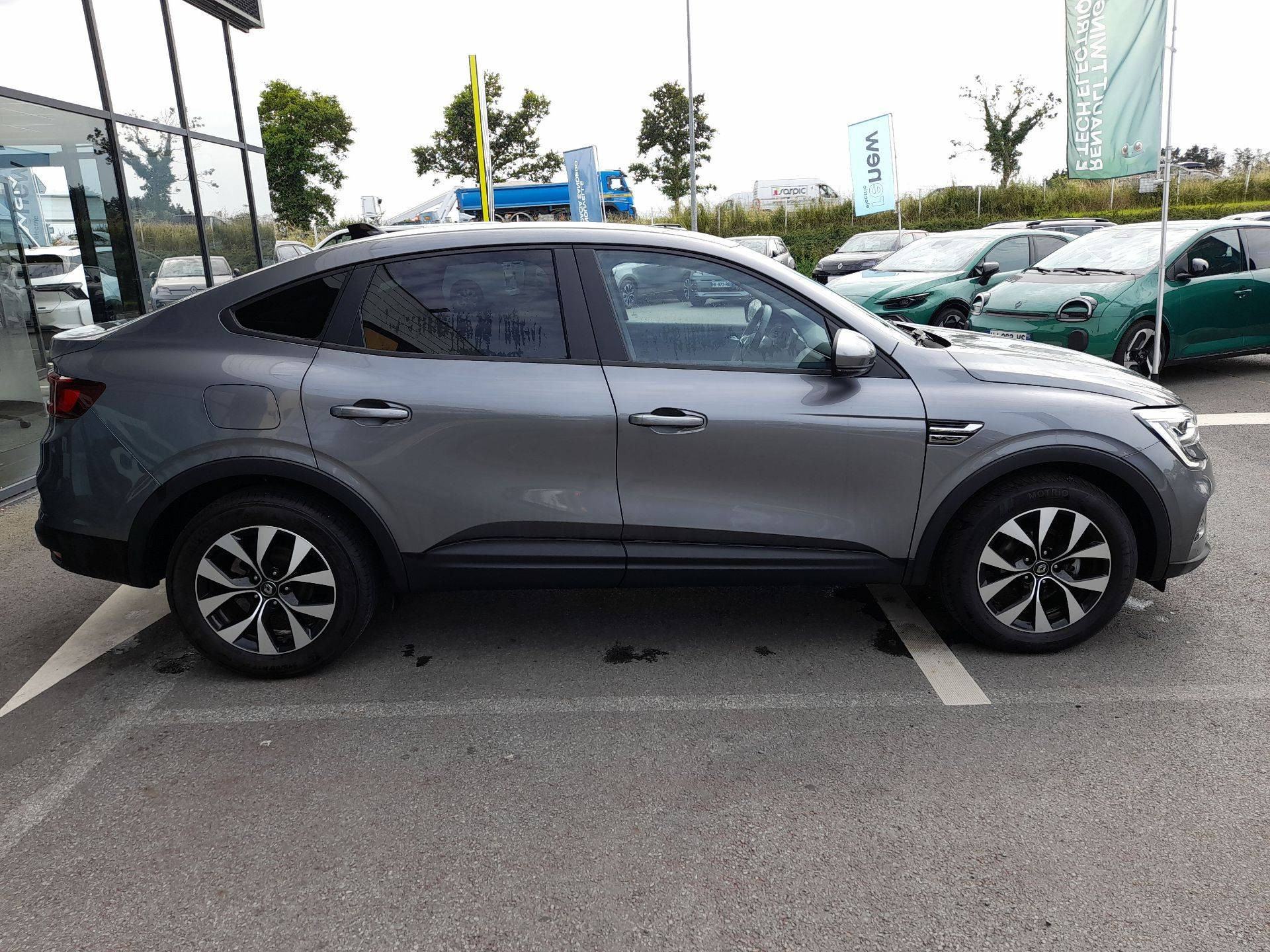 Vente en ligne Renault Arkana  mild hybrid 140 EDC FAP - 22 au prix de 18 490 €