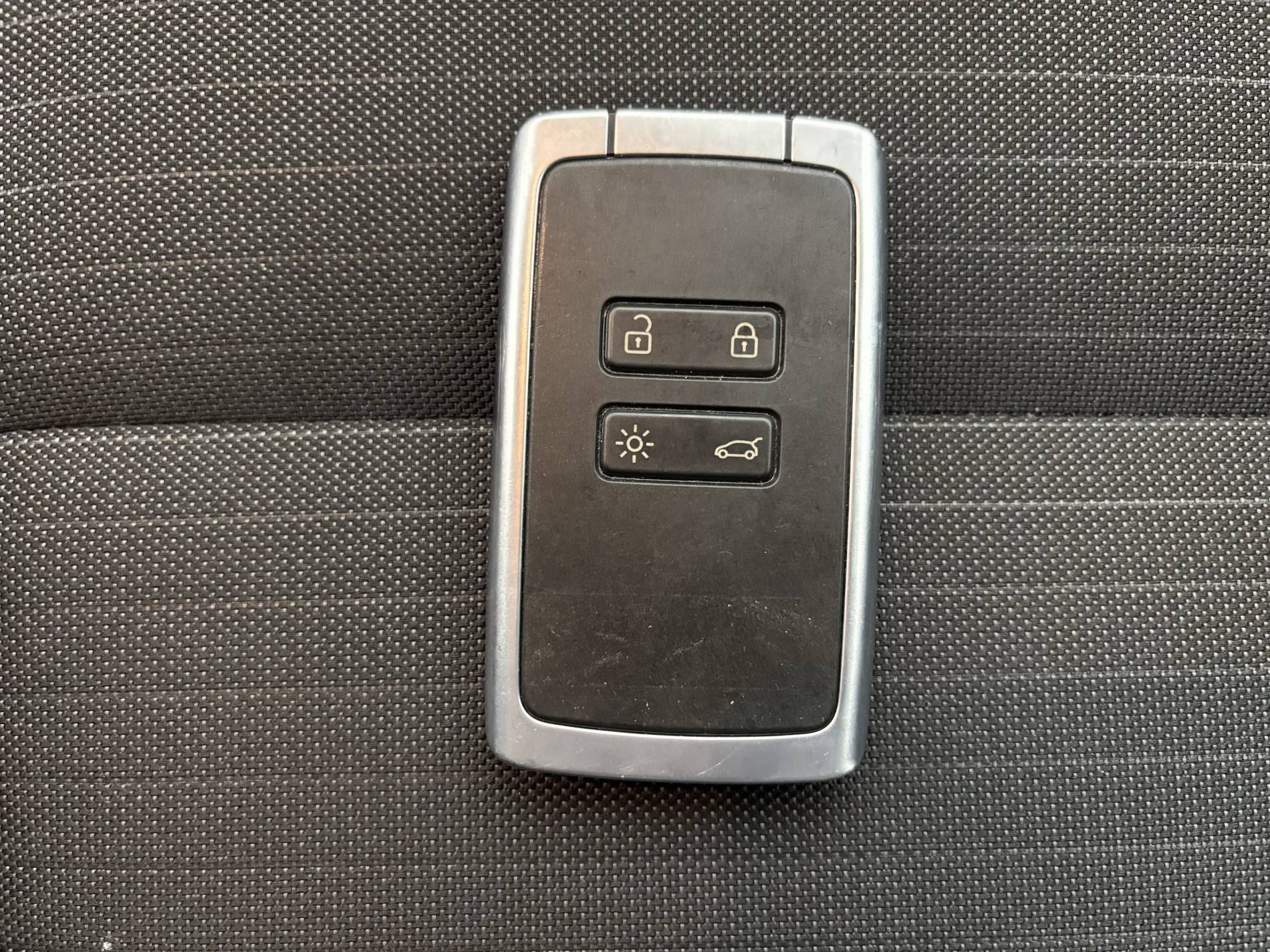 Vente en ligne Renault Arkana  mild hybrid 140 EDC FAP - 22 au prix de 18 990 €