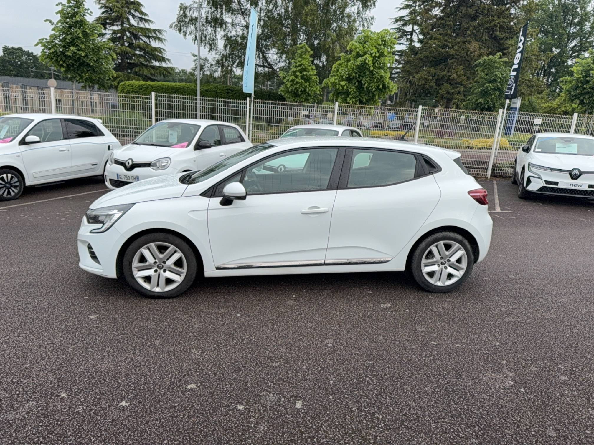 Vente en ligne Renault Clio 5 Clio SCe 65 - 21 au prix de 10 590 €