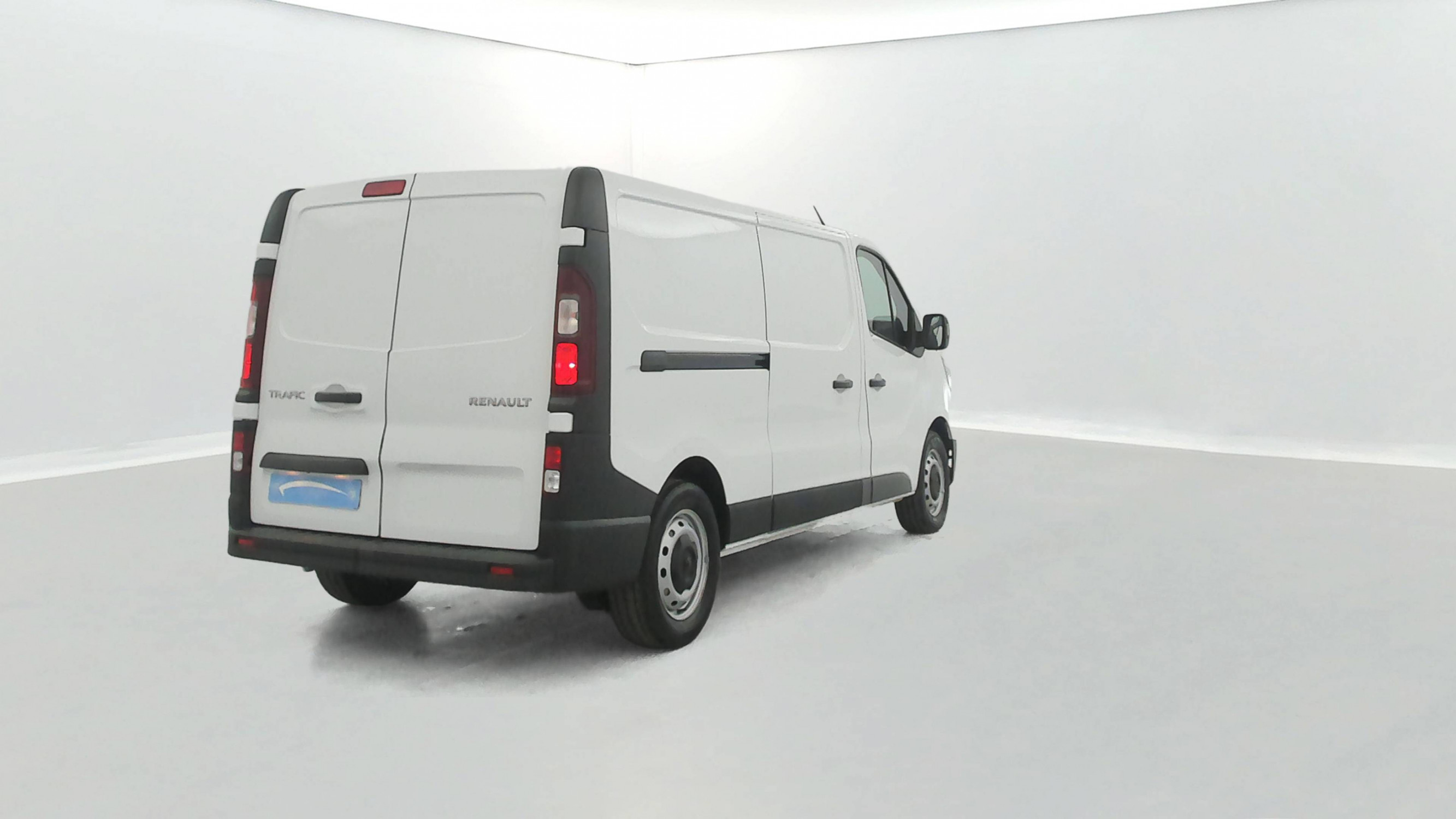 Vente en ligne Renault Trafic 3 Fourgon TRAFIC FGN L2H1 3000 KG BLUE DCI 130 au prix de 23 500 €