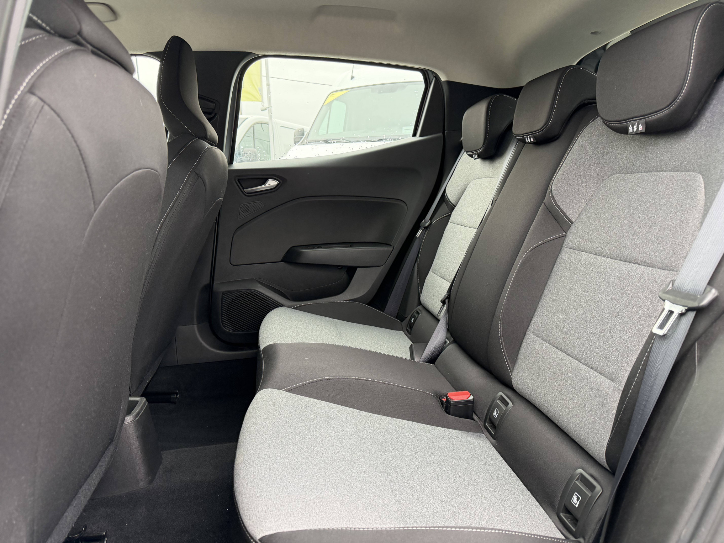 Vente en ligne Renault Clio 5 Clio Eco-G 100 ch GSR2 au prix de 15 990 €