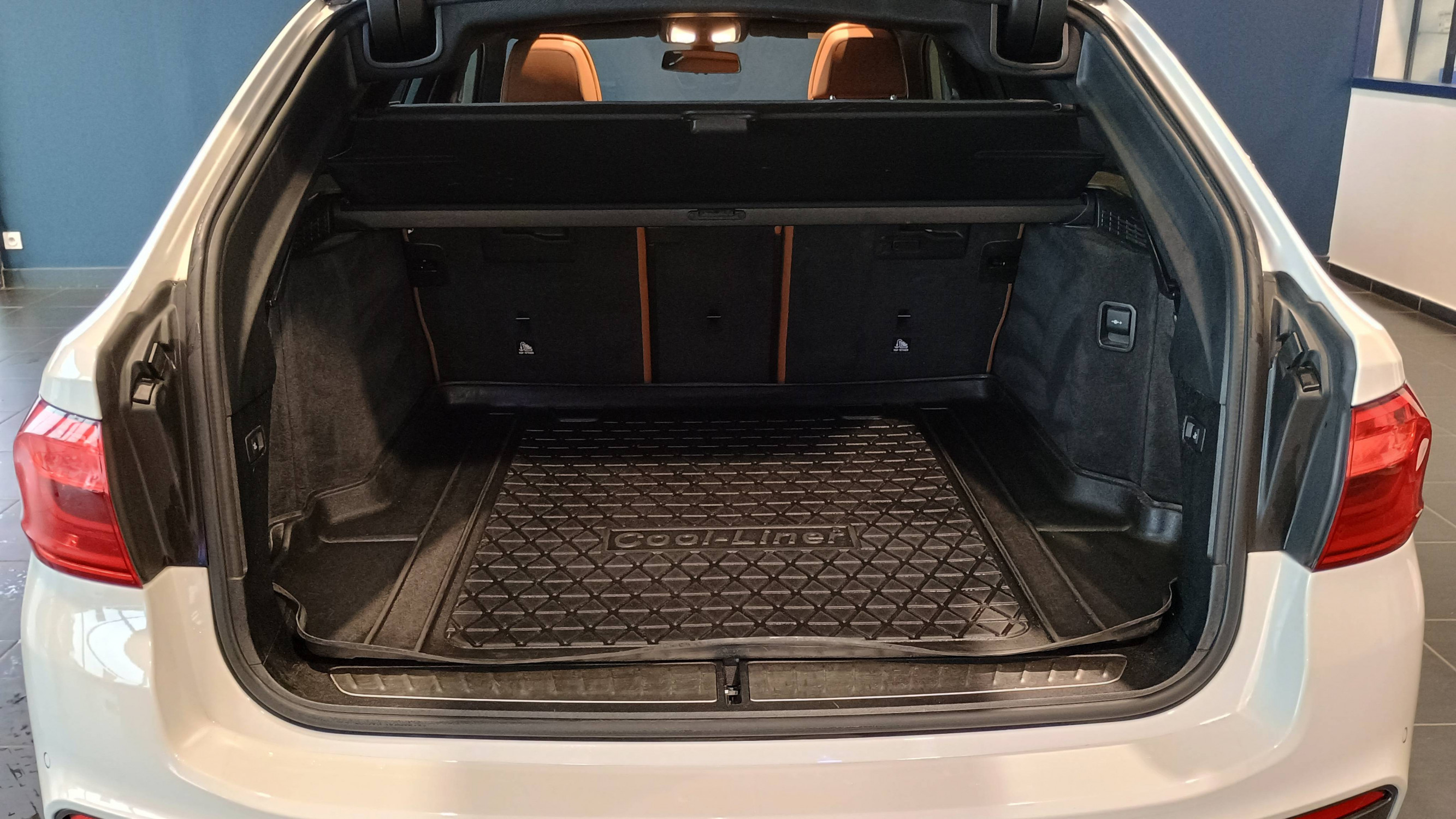 Vente en ligne Bmw Série 5 Touring 520d 190 ch BVA8 au prix de 32 990 €