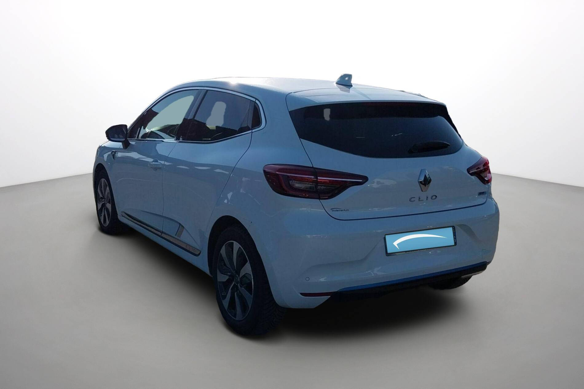Vente en ligne Renault Clio 5 Clio E-Tech 140 au prix de 16 490 €