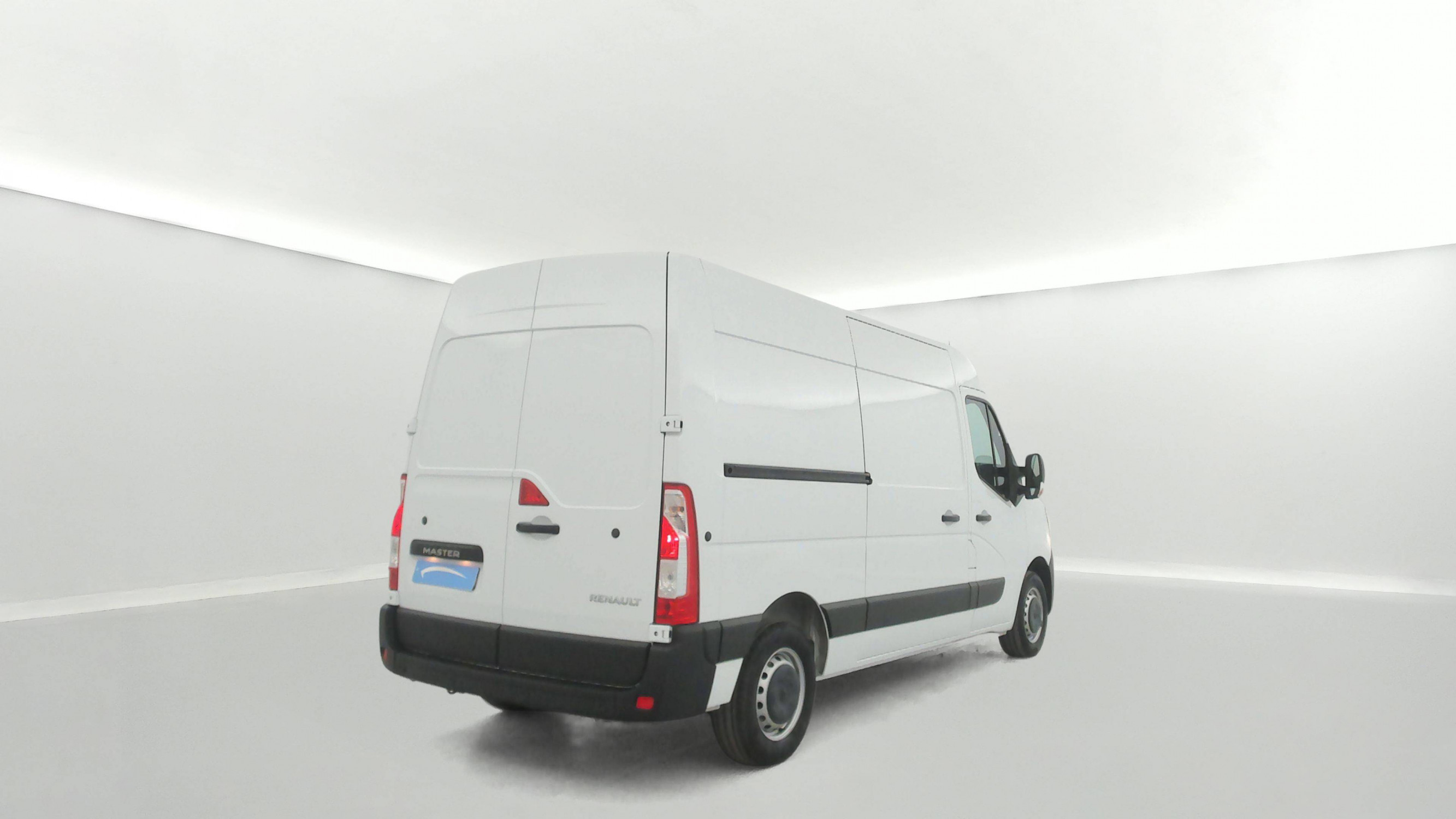 Vente en ligne Renault Master Fourgon MASTER FGN TRAC F3500 L2H2 BLUE DCI 135 au prix de 24 590 €