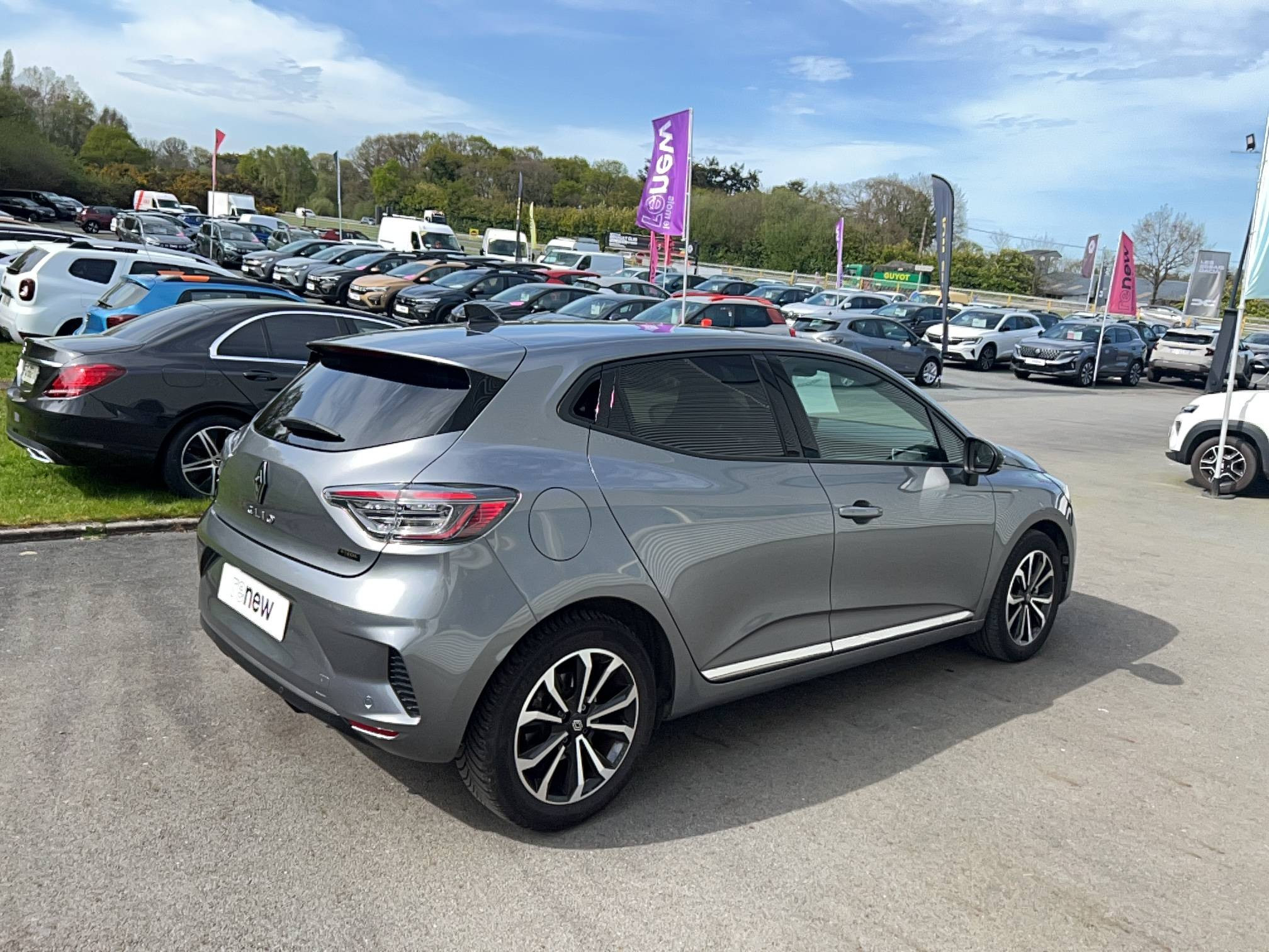 Vente en ligne Renault Clio 5 Clio E-Tech full hybrid 145 au prix de 18 590 €