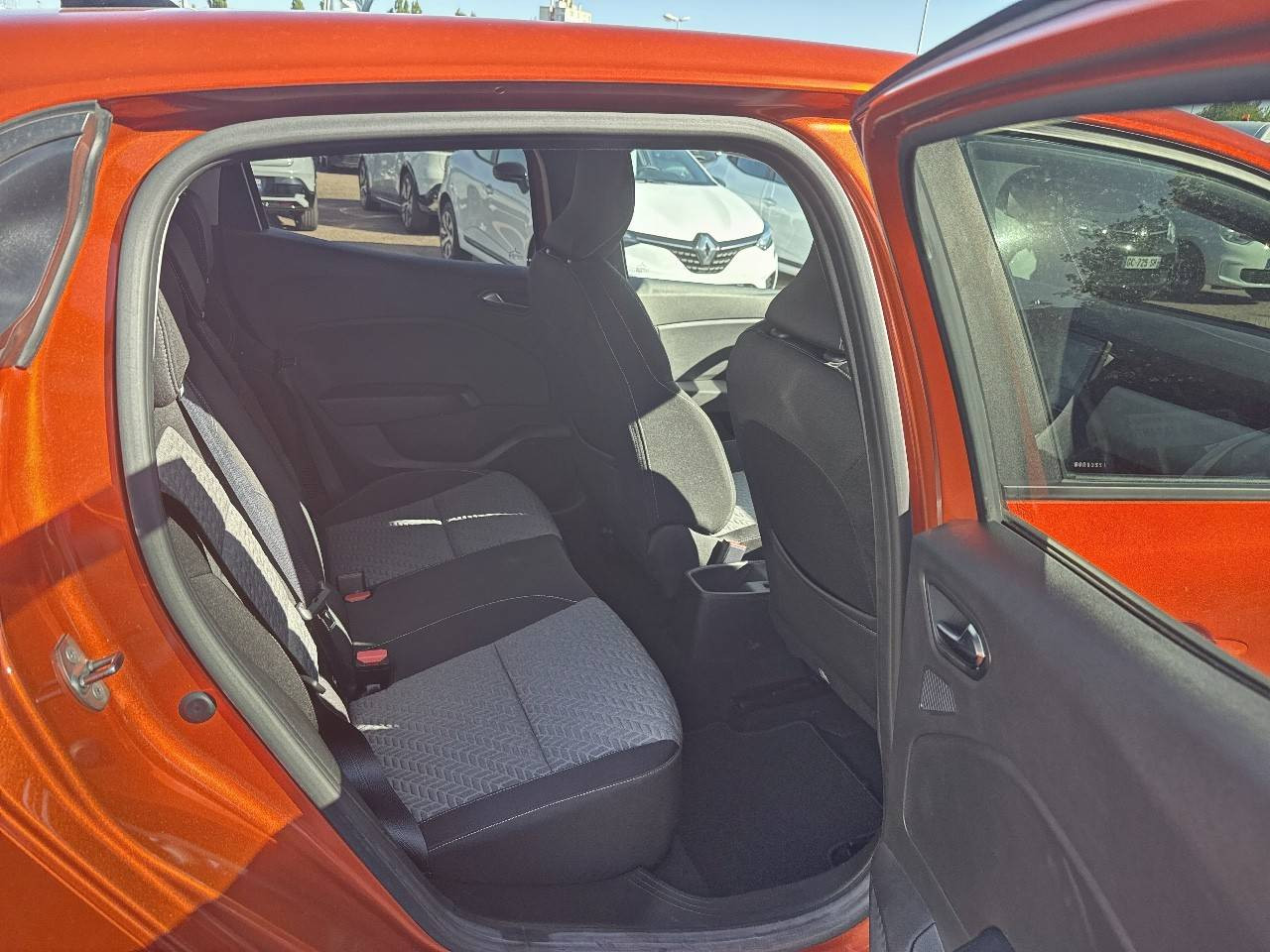 Vente en ligne Renault Clio 5 Clio E-Tech full hybrid 145 au prix de 16 490 €