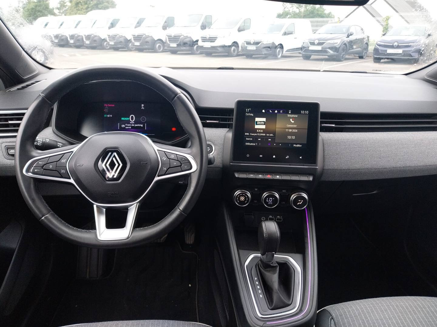 Vente en ligne Renault Clio 5 Clio E-Tech full hybrid 145 au prix de 17 990 €