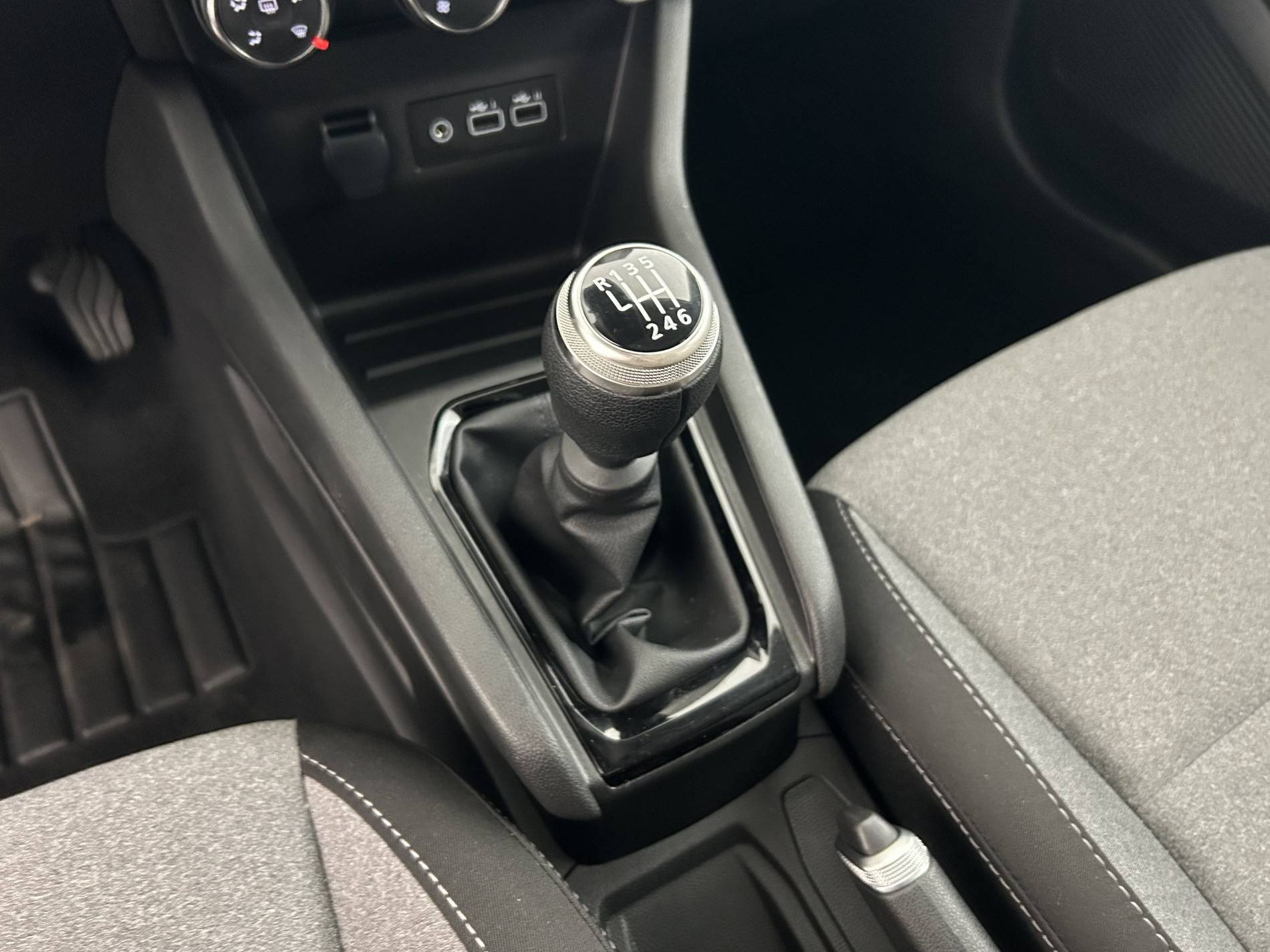 Vente en ligne Renault Clio 5 Clio TCe 90 au prix de 15 490 €