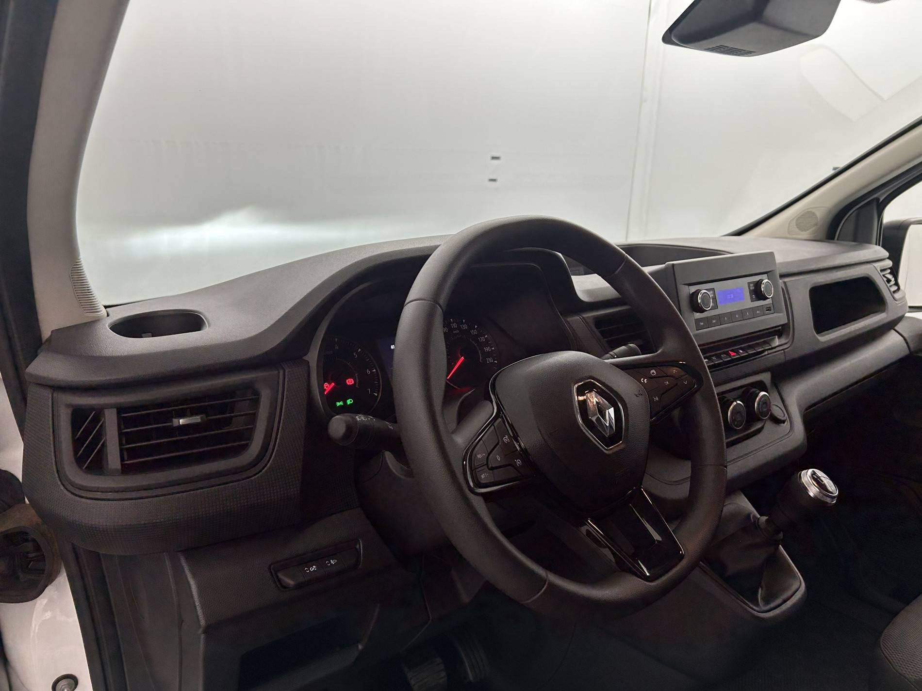 Vente en ligne Renault Trafic 3 Fourgon TRAFIC FGN L2H1 3000 KG BLUE DCI 130 au prix de 22 990 €
