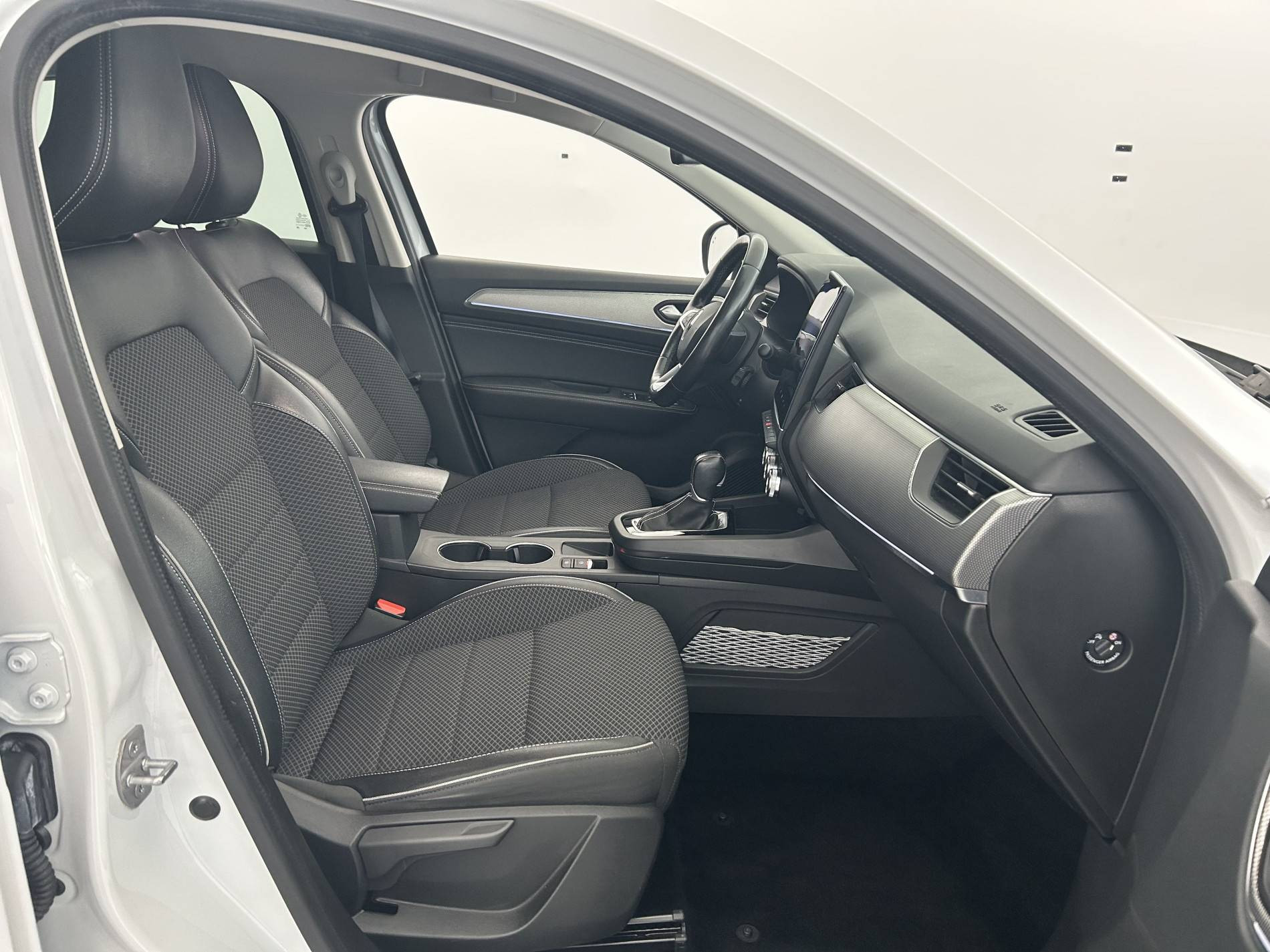 Vente en ligne Renault Arkana  E-Tech 145 - 21B au prix de 17 990 €