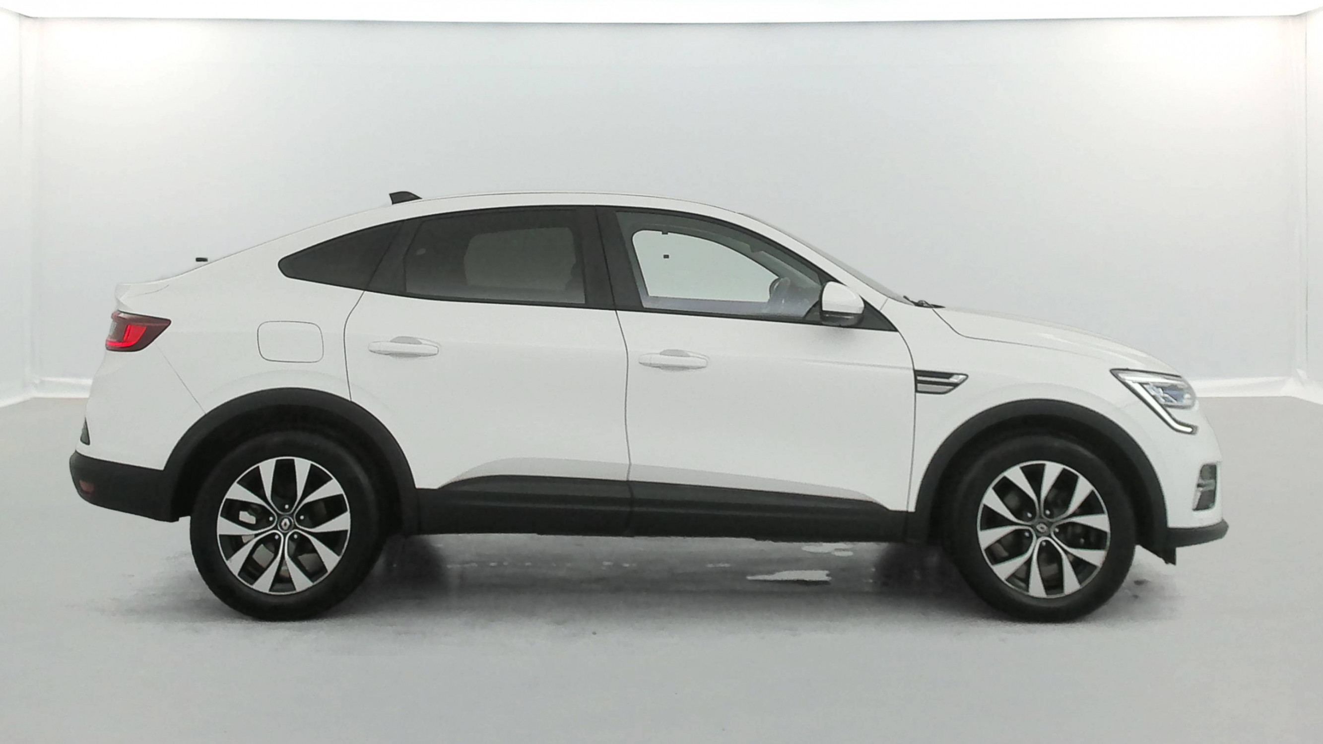 Vente en ligne Renault Arkana  E-Tech hybride 145 - 22 au prix de 16 790 €