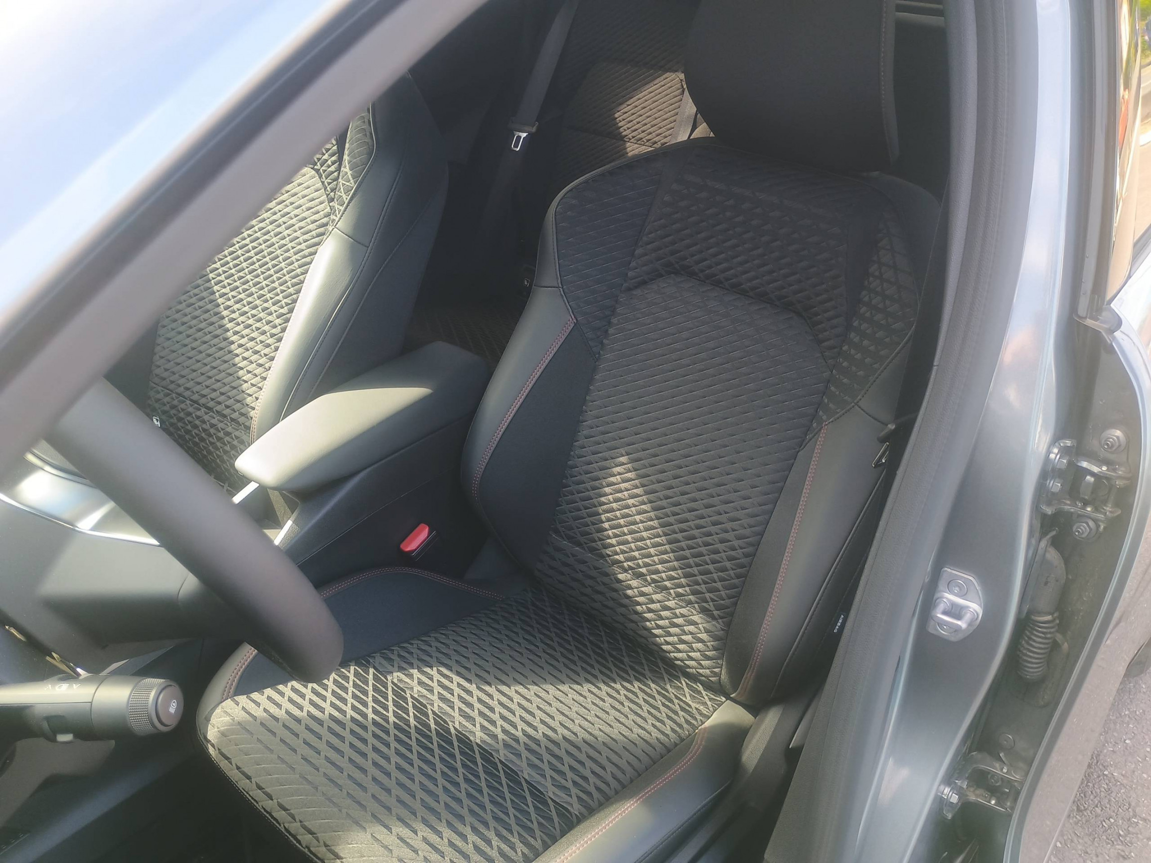 Vente en ligne Renault Clio 6 Clio E-Tech full hybrid 160 ch au prix de 28 200 €