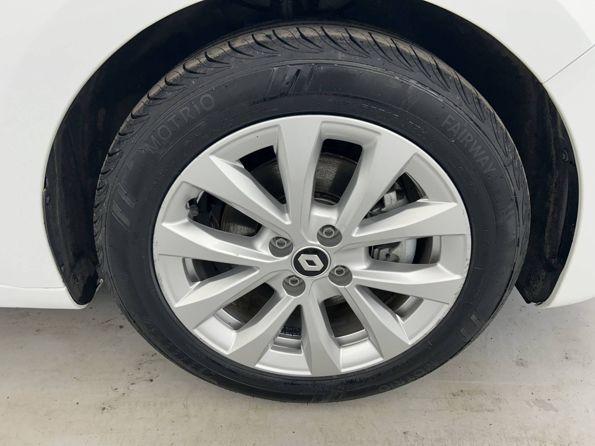 Vente en ligne Renault Clio 5 Clio E-Tech full hybrid 145 au prix de 17 590 €