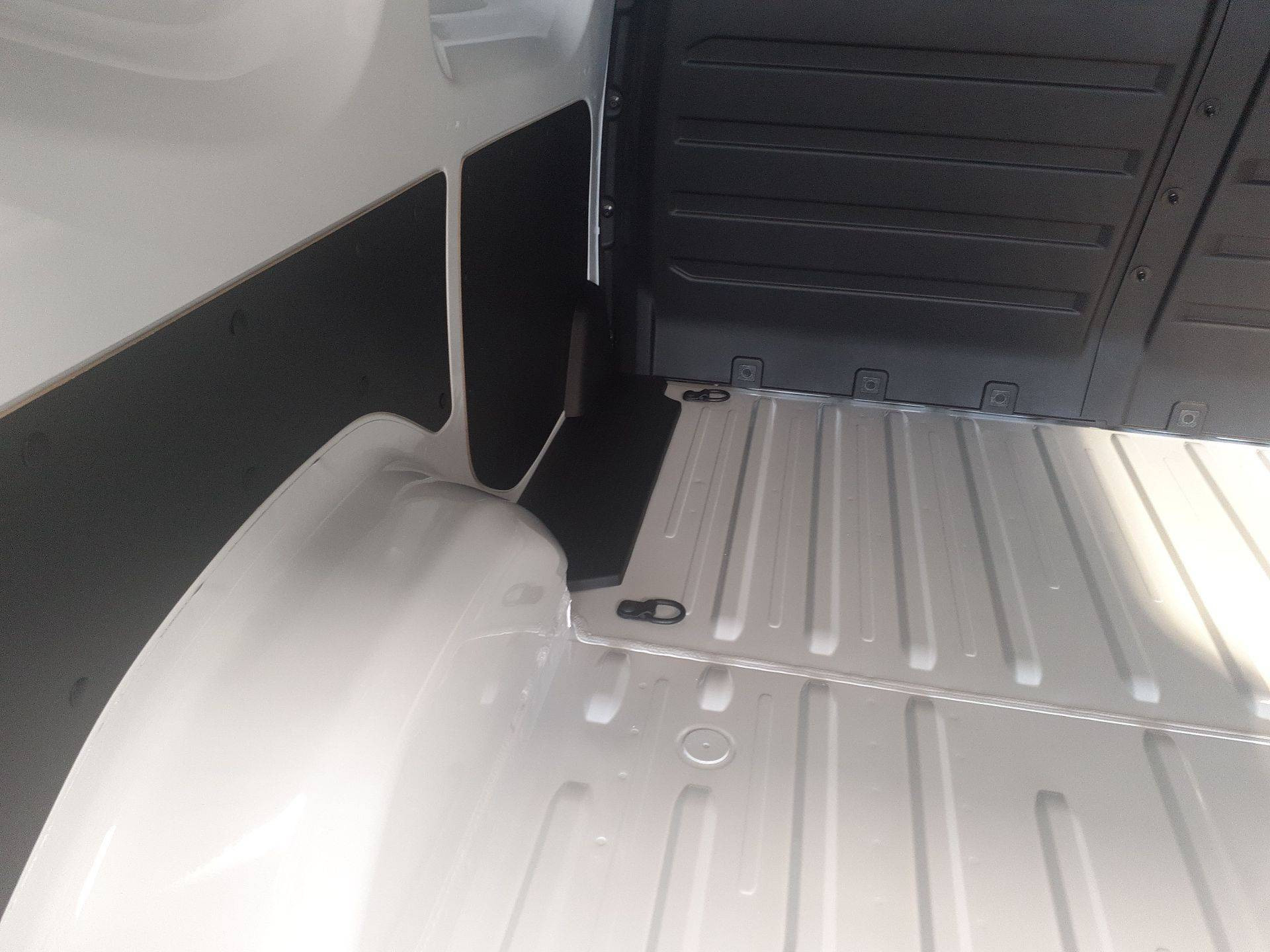 Vente en ligne Renault Kangoo Van  TOLE L1 BLUE DCI 95 AUTO au prix de 24 265 €