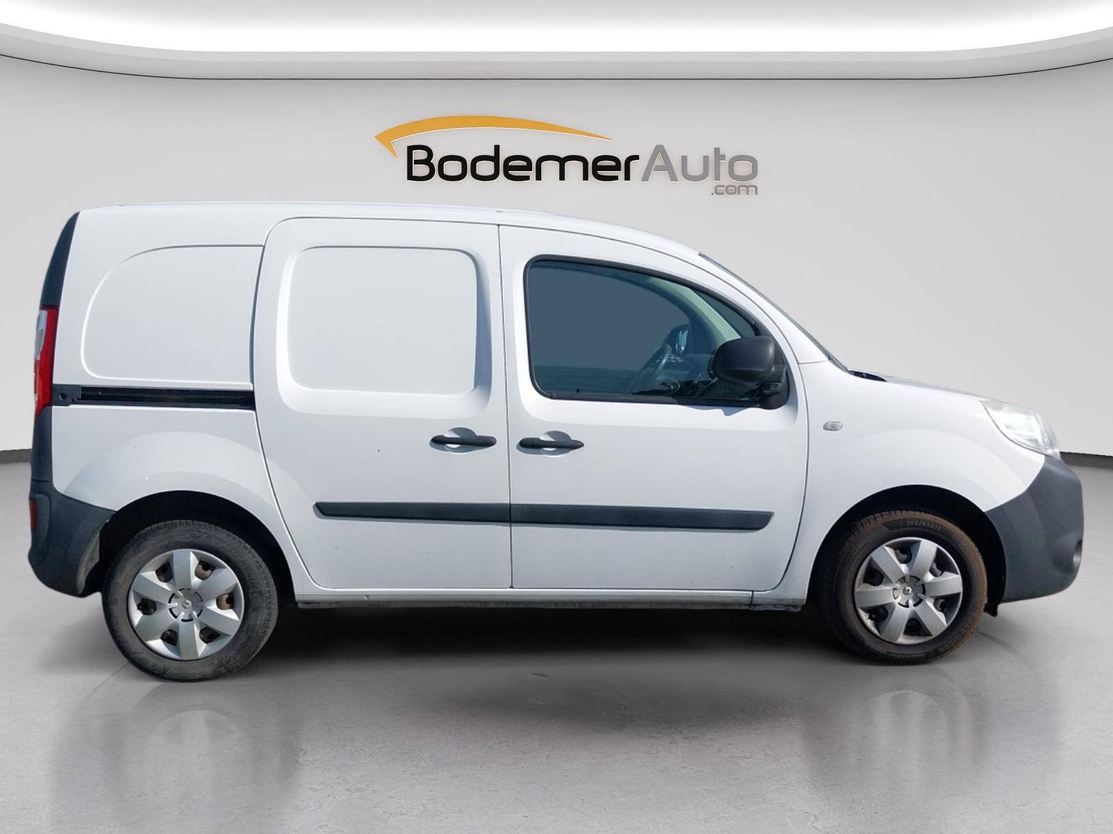 Vente en ligne Renault Kangoo Express  BLUE DCI 95 au prix de 11 990 €
