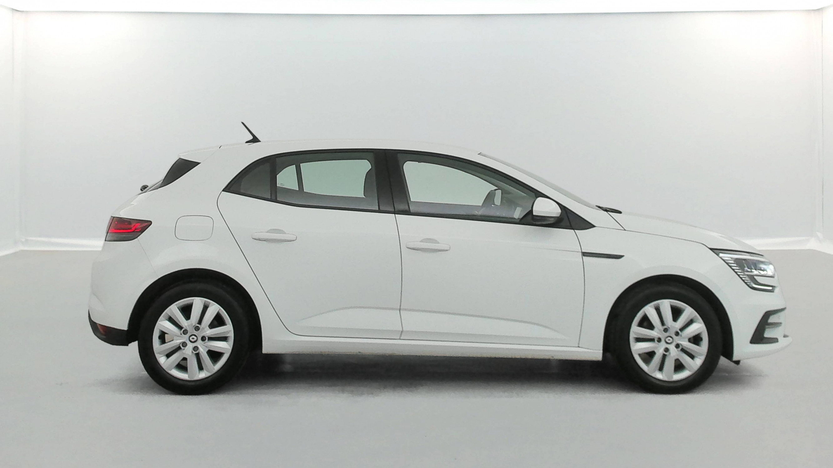 Vente en ligne Renault Megane 4  BLUE DCI 115 au prix de 12 990 €