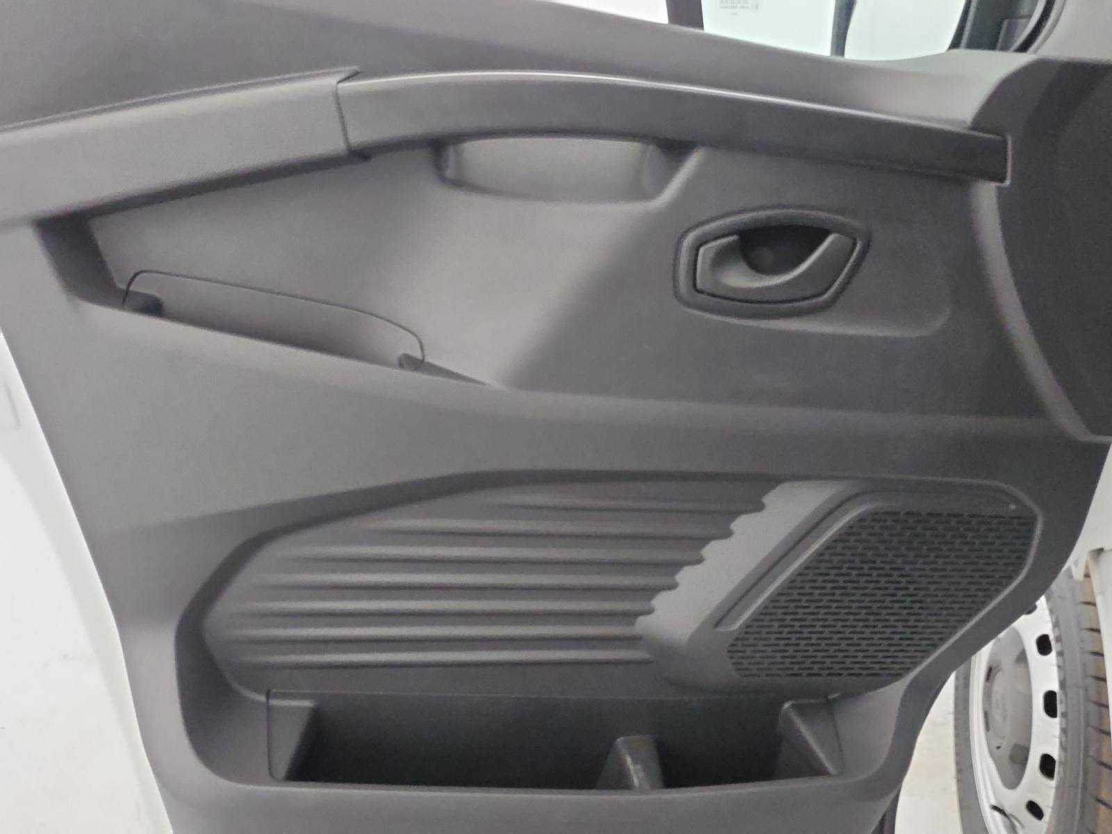 Vente en ligne Renault Trafic 3 Fourgon TRAFIC FG BLUE DCI 150 L1H1 2T8 GSR2 au prix de 23 940 €