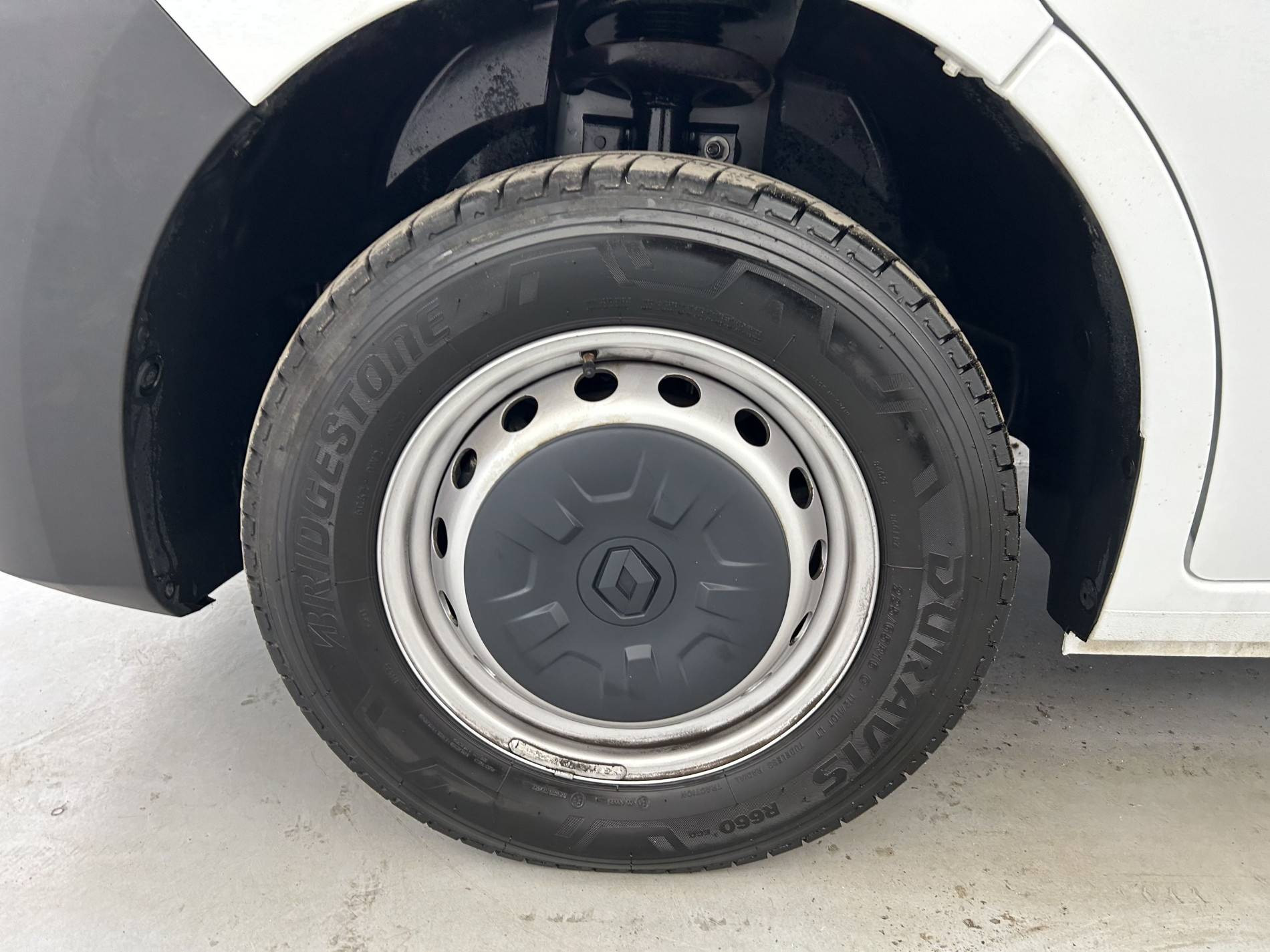 Vente en ligne Renault Master Fourgon MASTER FGN TRAC F3500 L2H2 BLUE DCI 135 au prix de 27 990 €