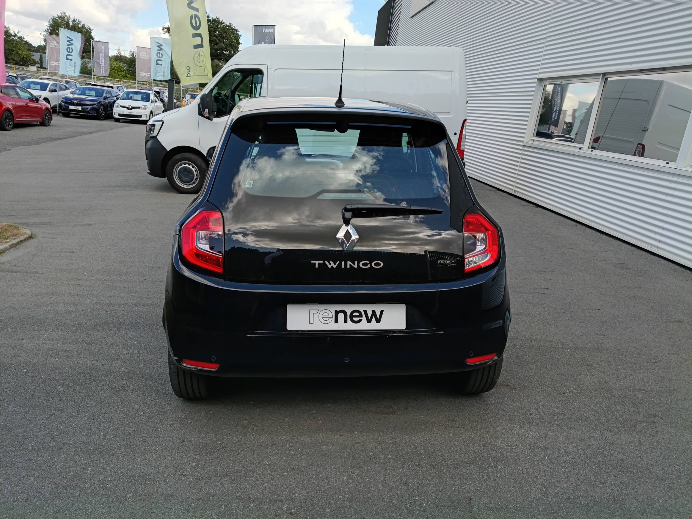 Vente en ligne Renault Twingo Electrique Twingo III E-Tech au prix de 14 990 €