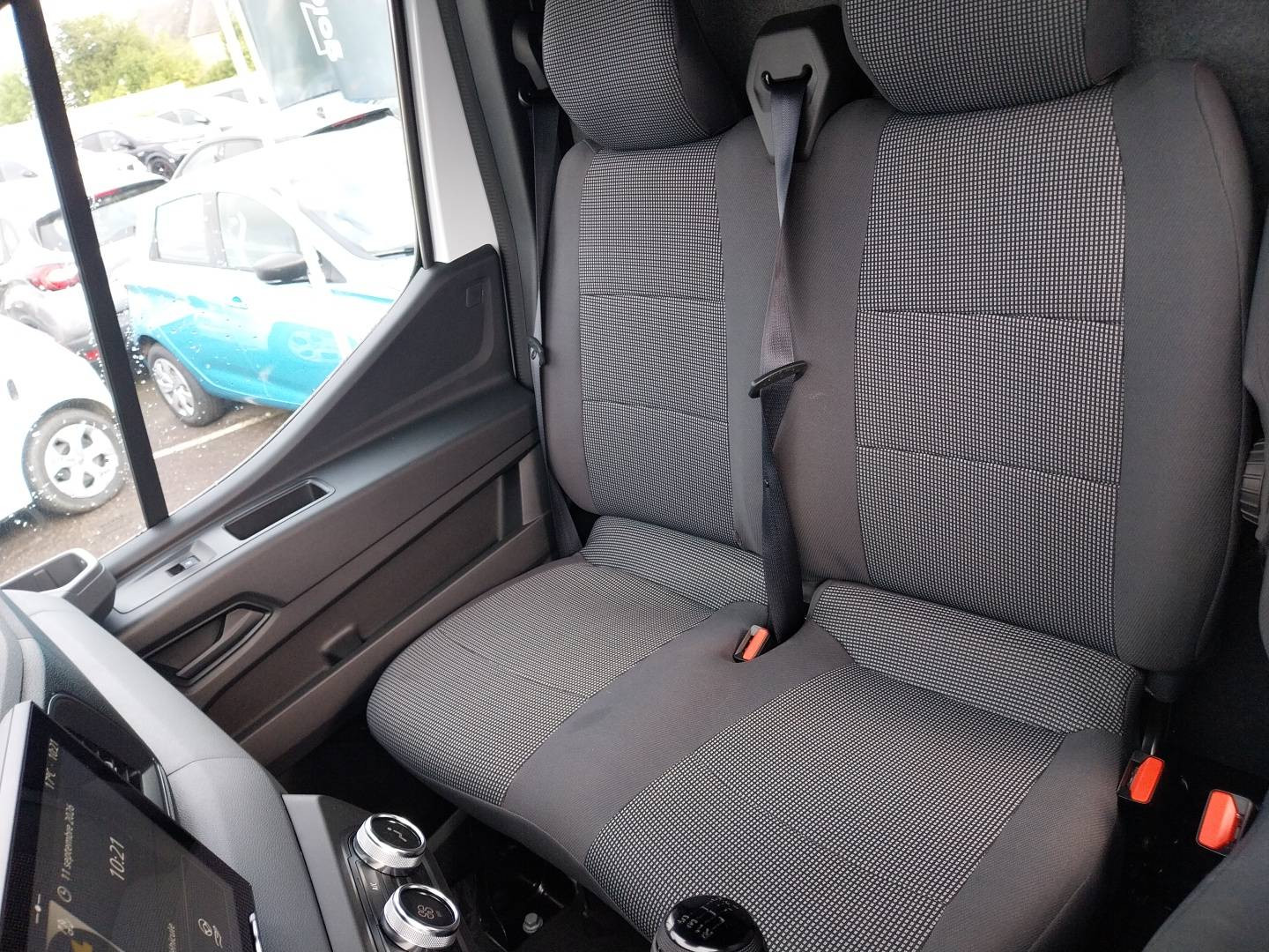 Vente en ligne Renault Master Fourgon MASTER FG BLUE DCI 130 L2H2 3T5 TR au prix de 30 990 €
