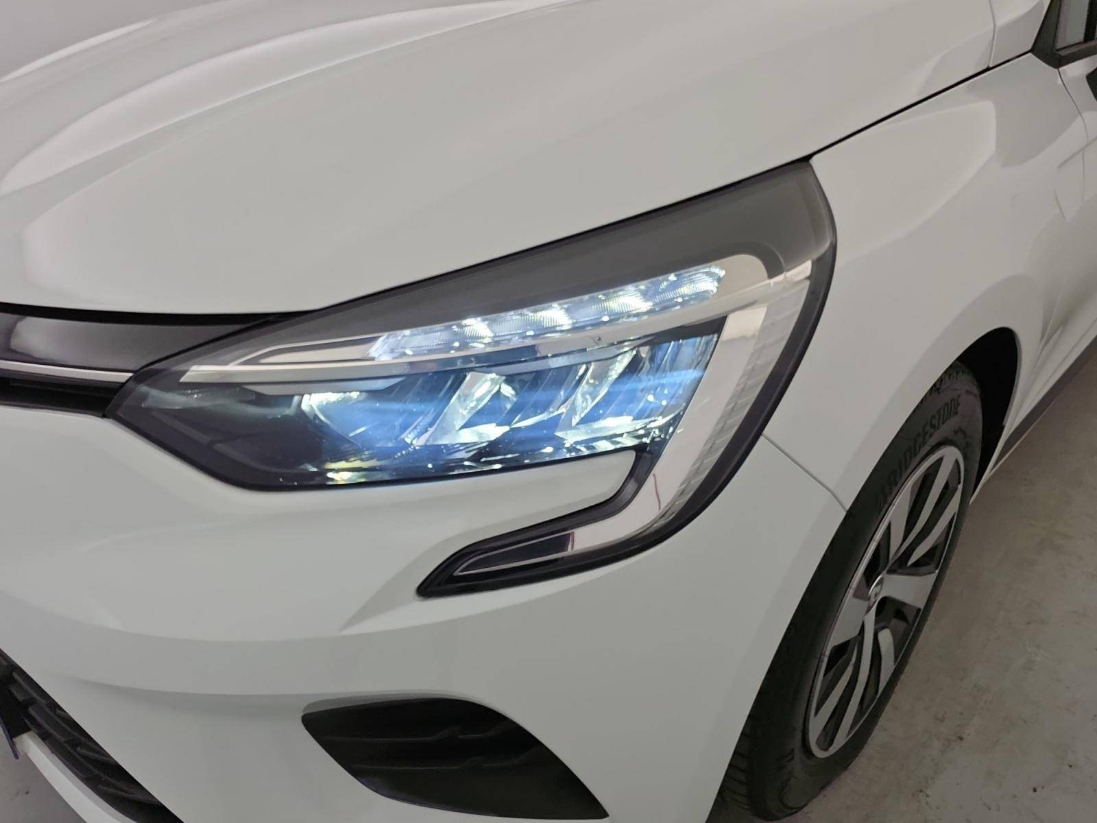 Vente en ligne Renault Clio 5 Clio E-Tech full hybrid 145 au prix de 17 350 €