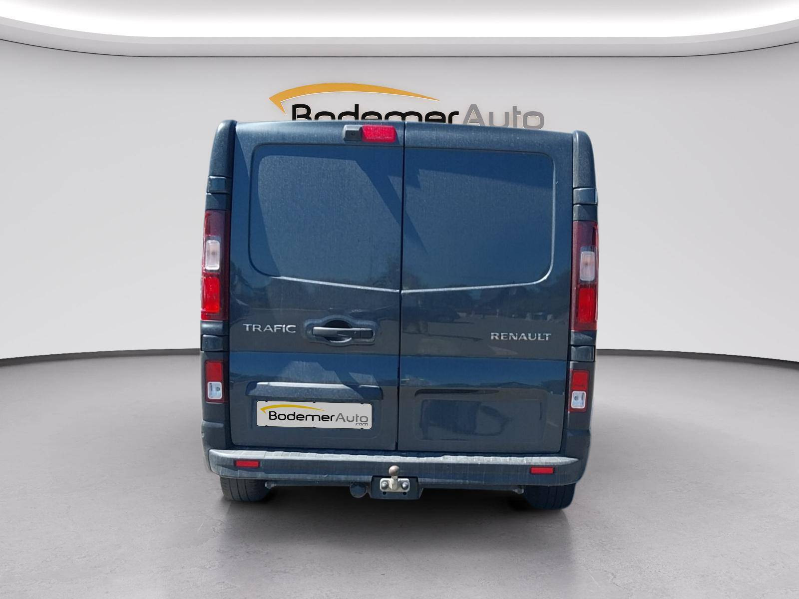 Vente en ligne Renault Trafic Cabine Approfondie TRAFIC CA L2H1 3000 KG BLUE DCI 170 au prix de 29 990 €