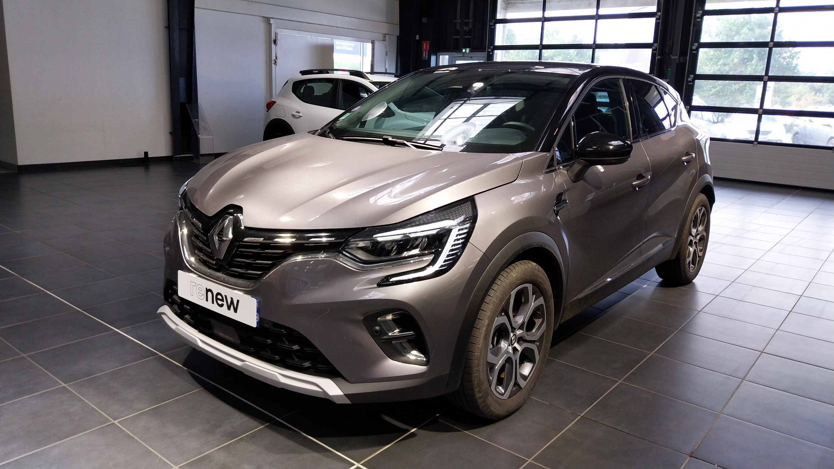 Renault Captur  E-Tech full hybrid 145 occasion de 2023 en vente à Quimper