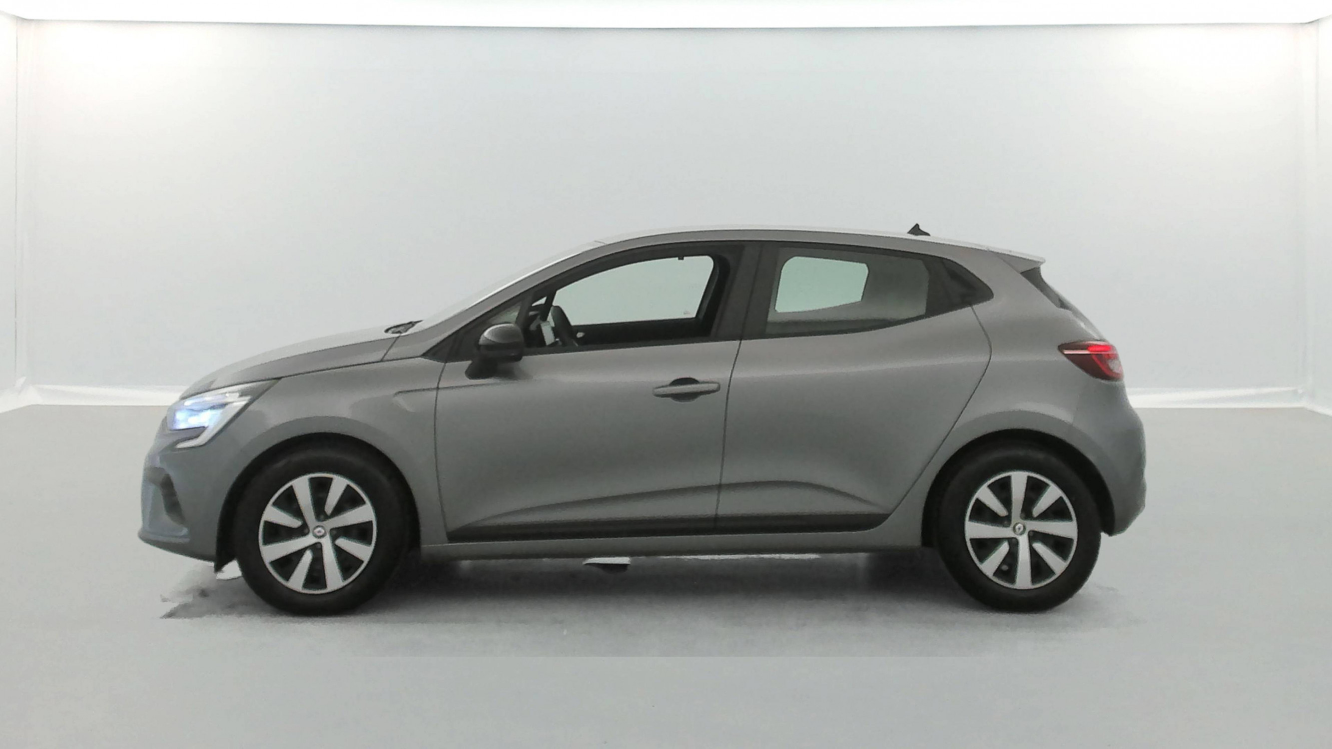 Vente en ligne Renault Clio 5 Clio E-Tech full hybrid 145 au prix de 16 990 €