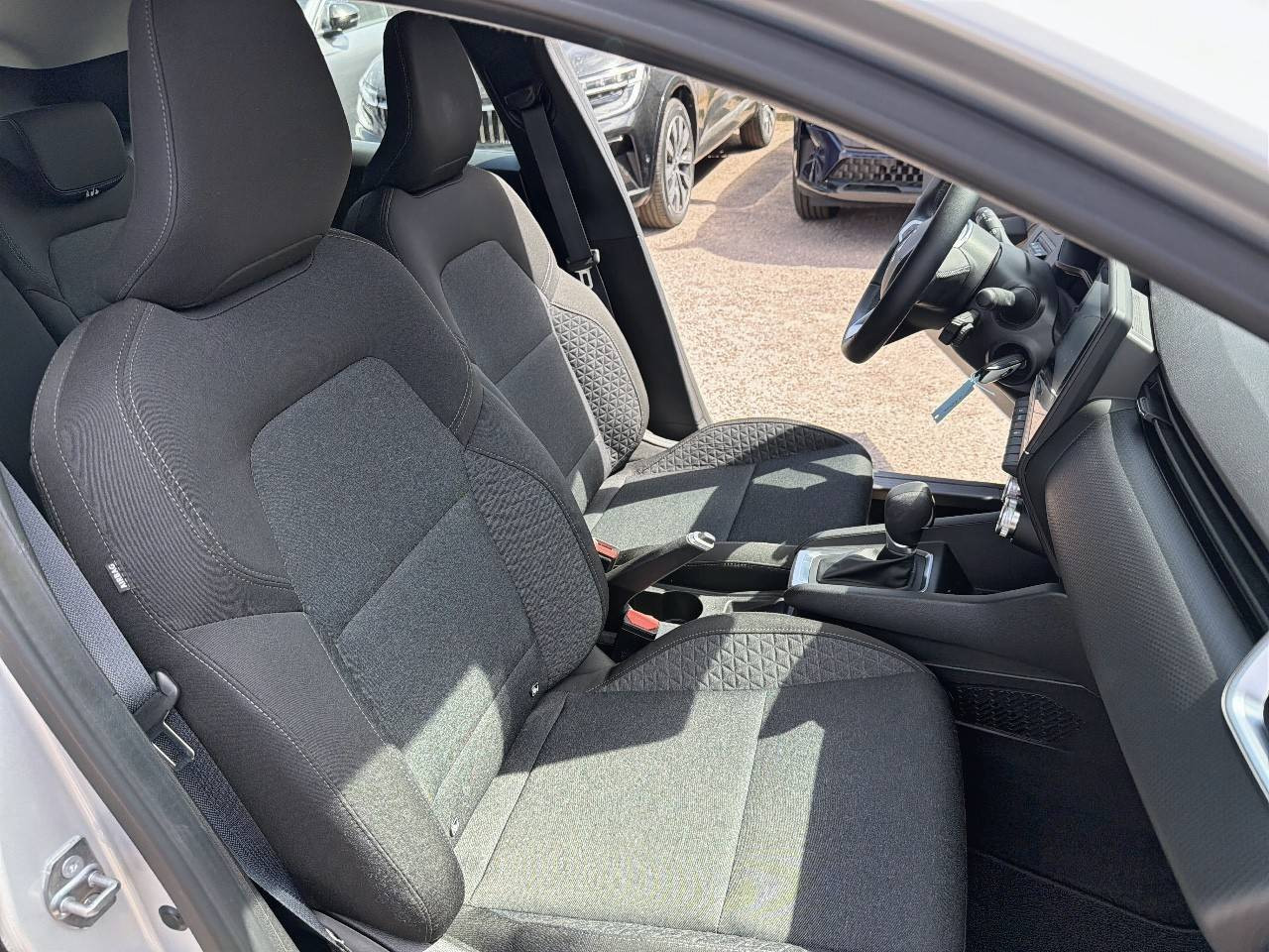 Vente en ligne Renault Clio 5 Clio E-Tech full hybrid 145 au prix de 16 990 €