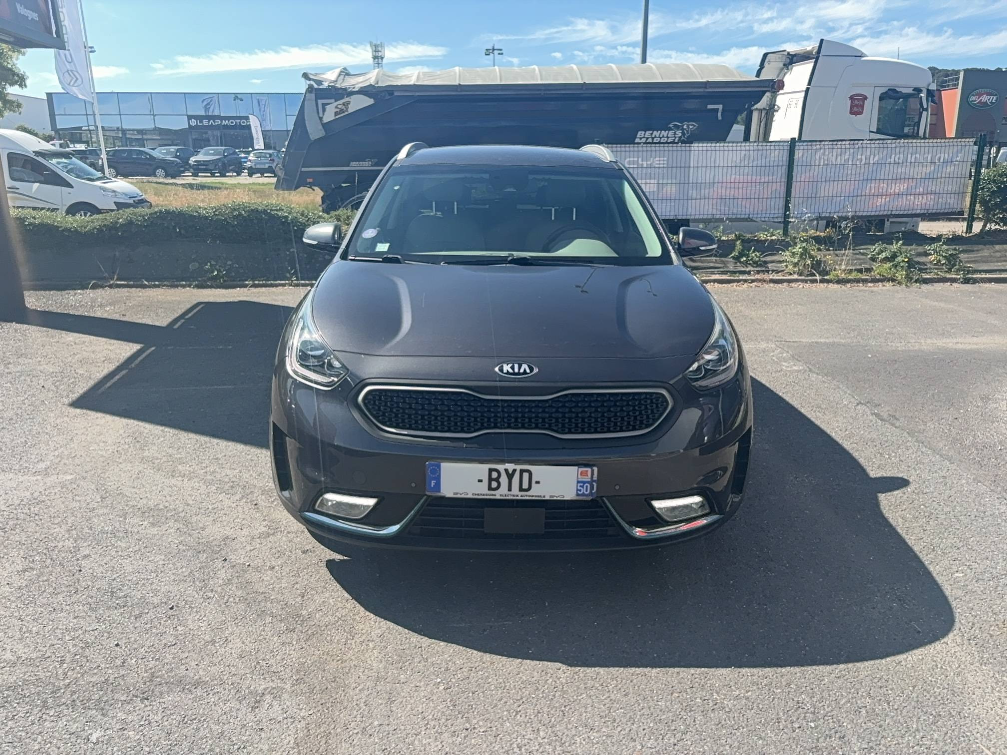 Vente en ligne Kia Niro  1.6 GDi Hybride Rechargeable 141 ch DCT6 au prix de 13 990 €