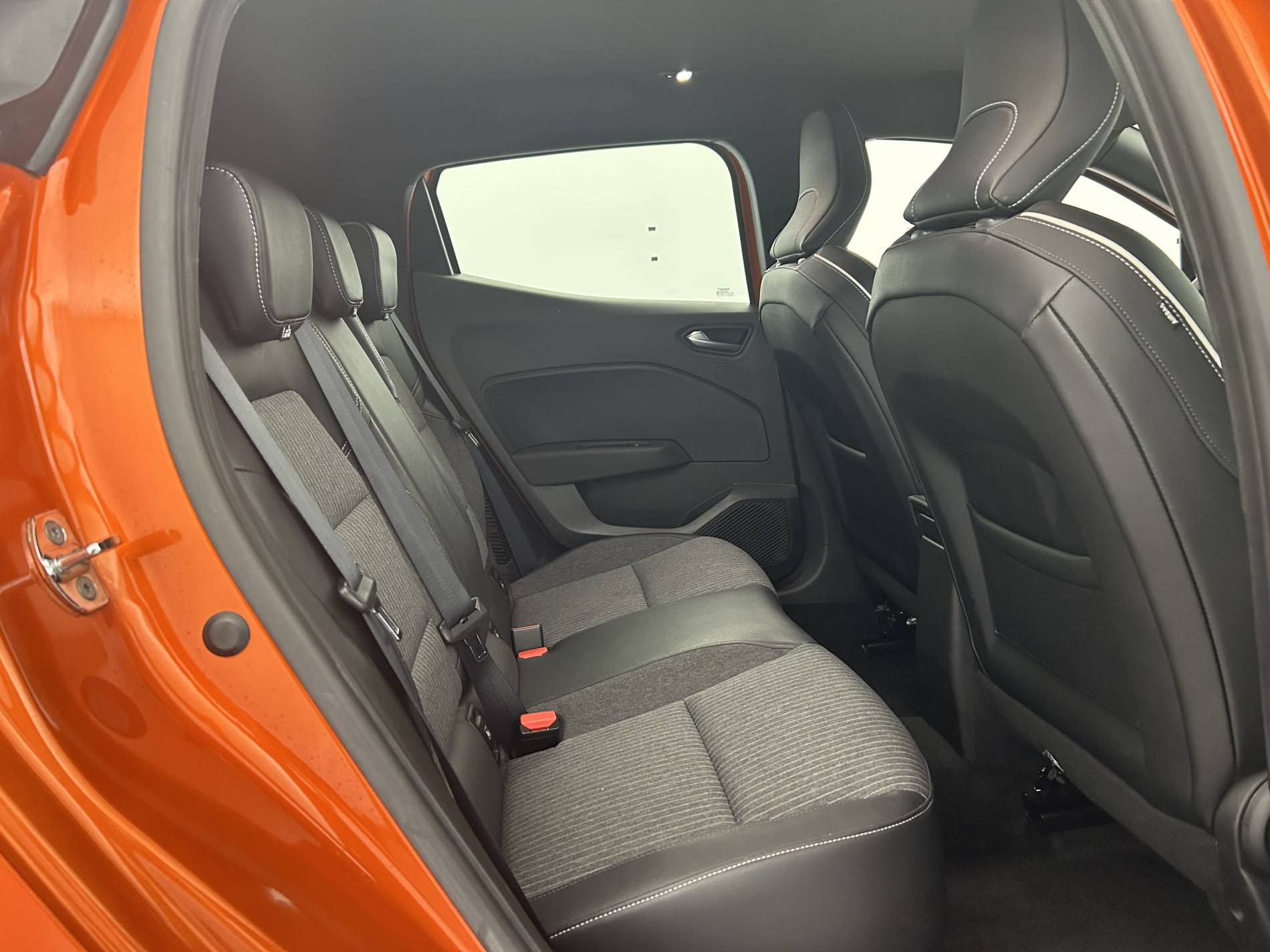 Vente en ligne Renault Clio 5 Clio E-Tech 140 - 21N au prix de 16 390 €