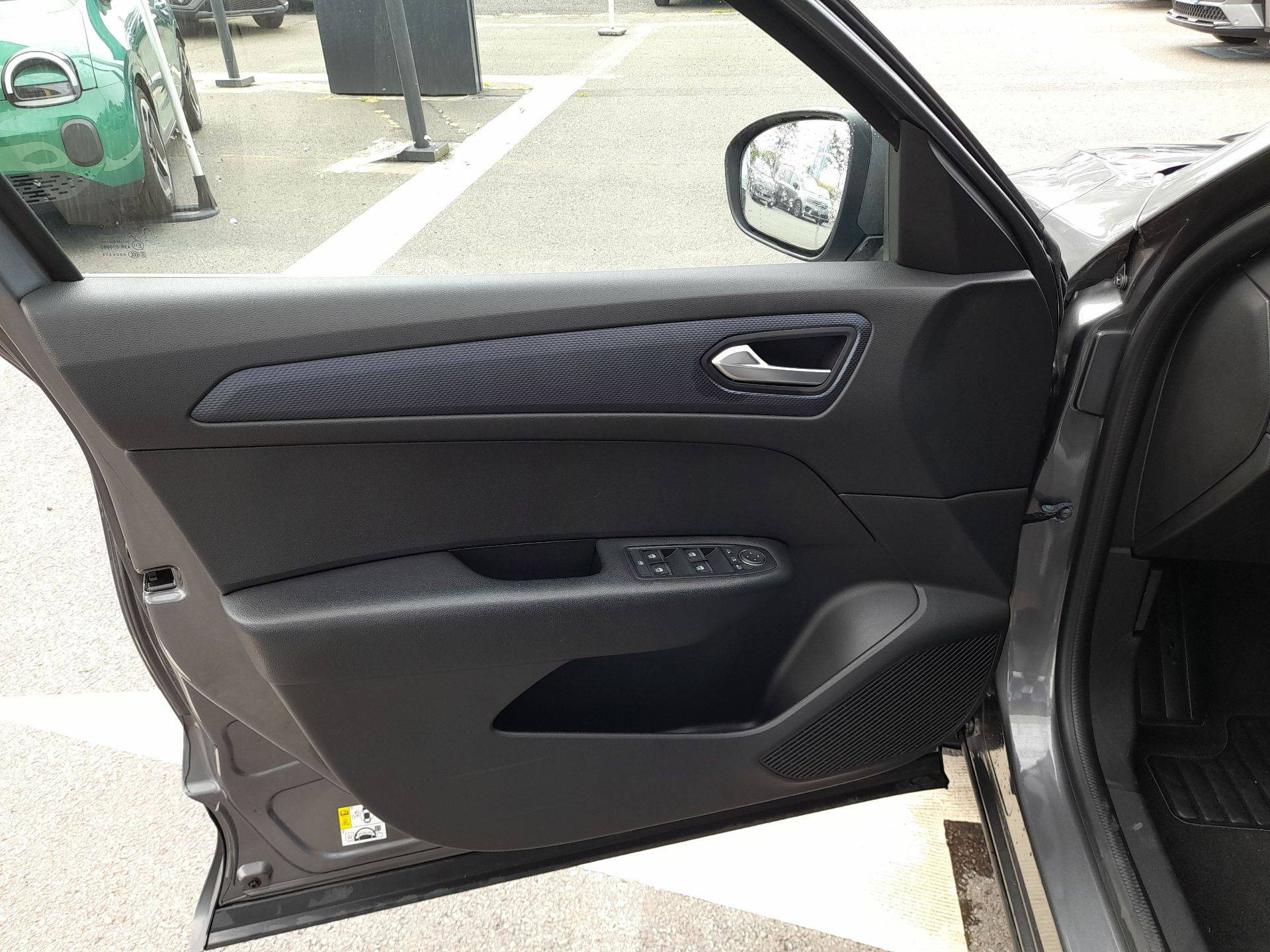 Vente en ligne Renault Arkana  mild hybrid 140 EDC FAP - 22 au prix de 18 490 €