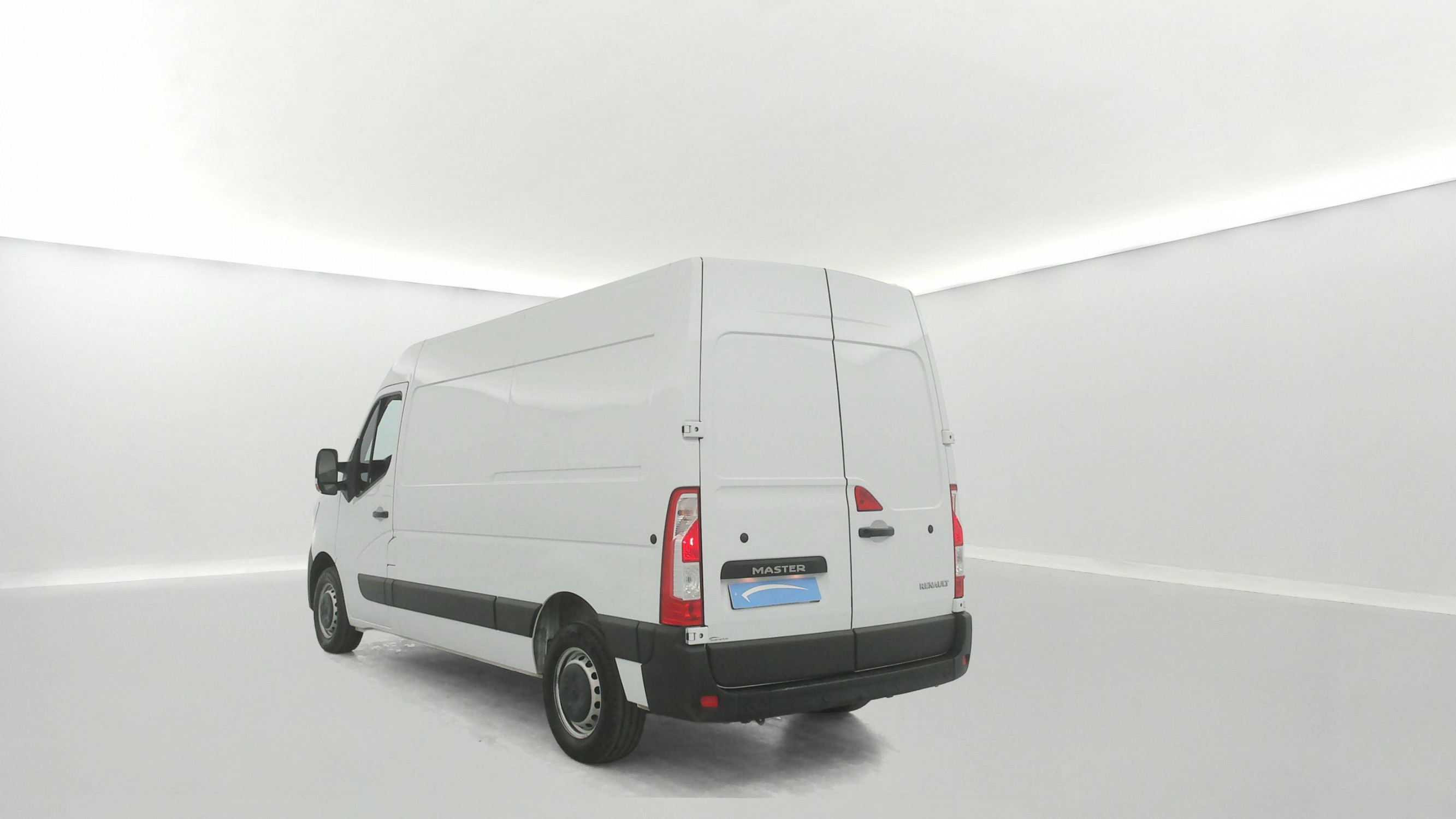 Vente en ligne Renault Master Fourgon MASTER FGN TRAC F3500 L2H2 BLUE DCI 135 au prix de 22 490 €