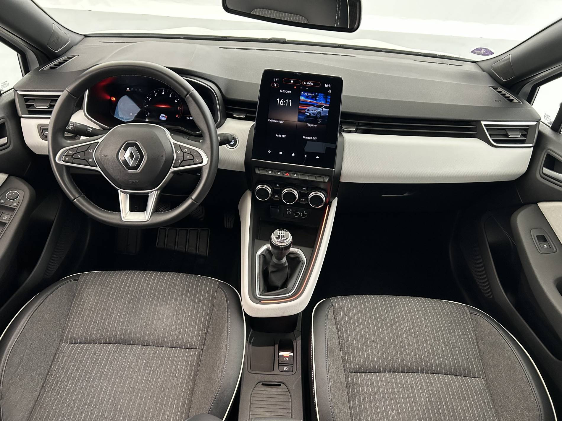 Vente en ligne Renault Clio 5 Clio TCe 90 au prix de 15 490 €