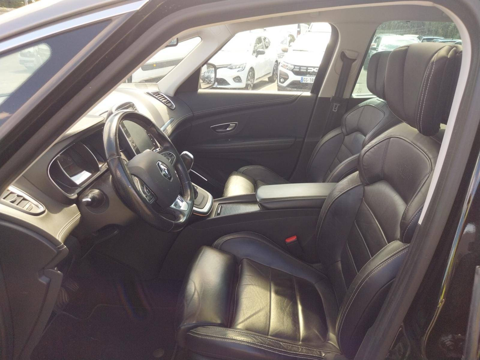 Vente en ligne Renault Grand Scenic 4 Grand Scenic Blue dCi 150 EDC au prix de 18 990 €