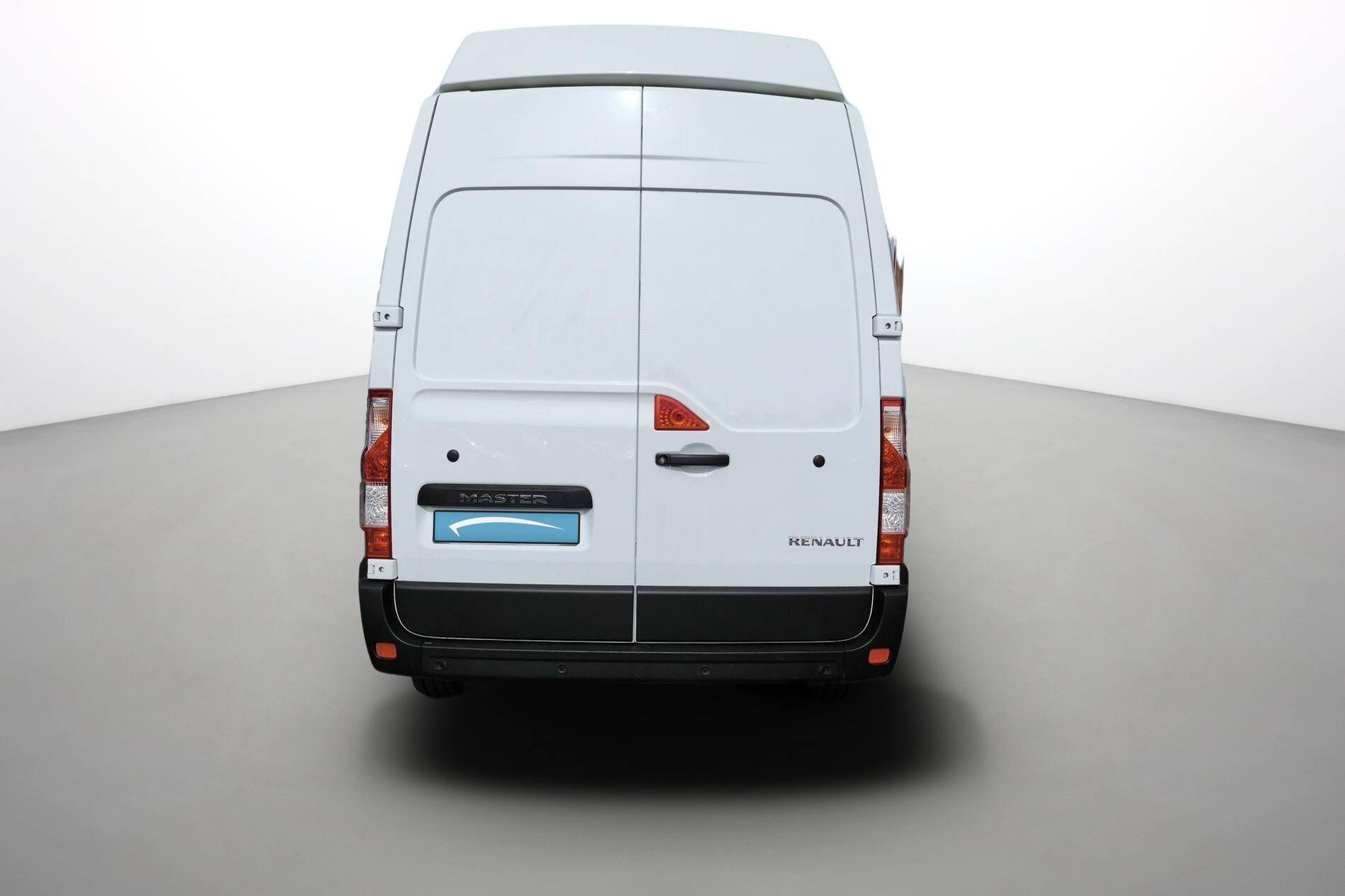 Vente en ligne Renault Master Fourgon MASTER FGN TRAC F3500 L3H3 BLUE DCI 135 au prix de 28 990 €