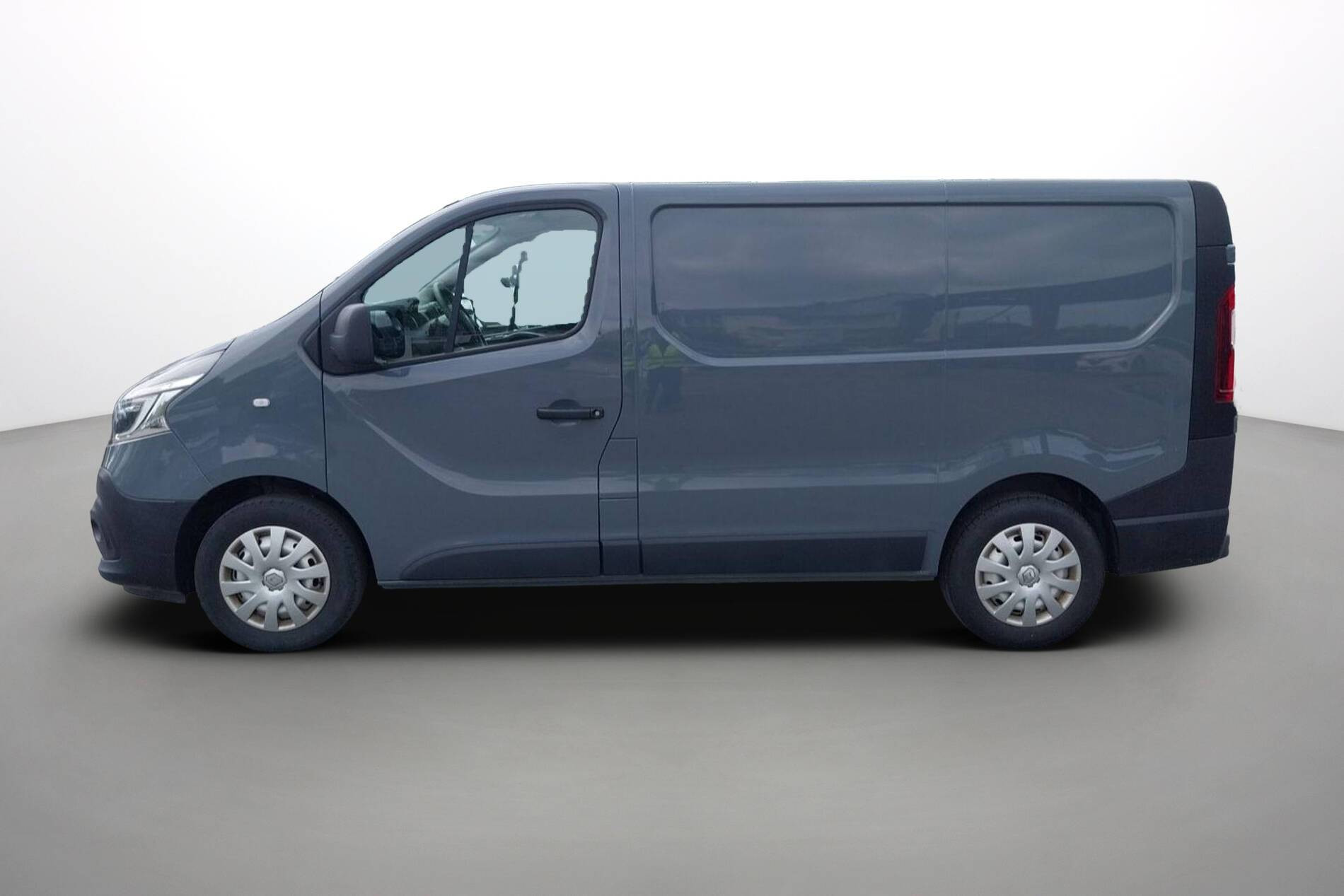 Vente en ligne Renault Trafic 3 Fourgon TRAFIC FGN L1H1 1000 KG DCI 120 au prix de 21 890 €