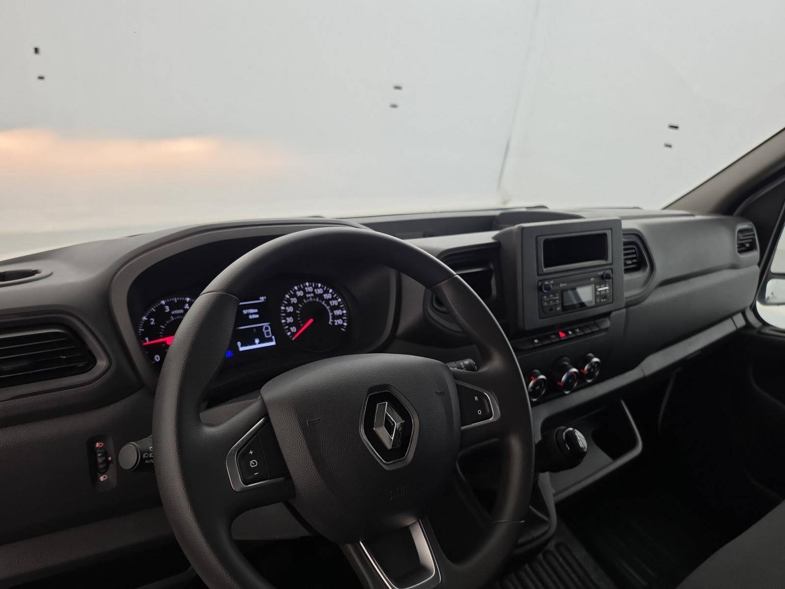 Vente en ligne Renault Master Fourgon MASTER FGN TRAC F3500 L3H3 BLUE DCI 135 au prix de 26 990 €