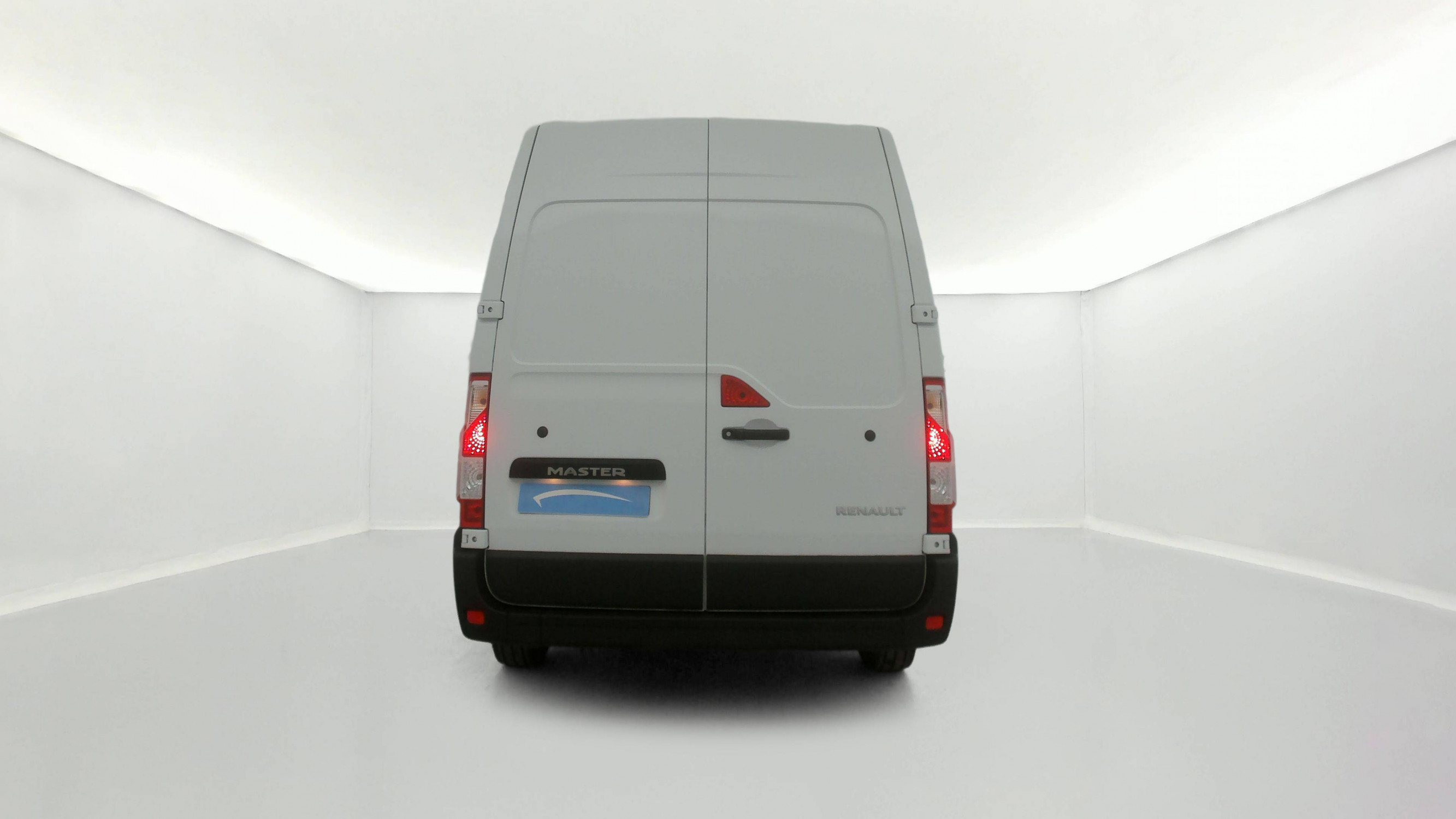 Vente en ligne Renault Master Fourgon MASTER FGN TRAC F3500 L2H2 BLUE DCI 135 au prix de 27 990 €