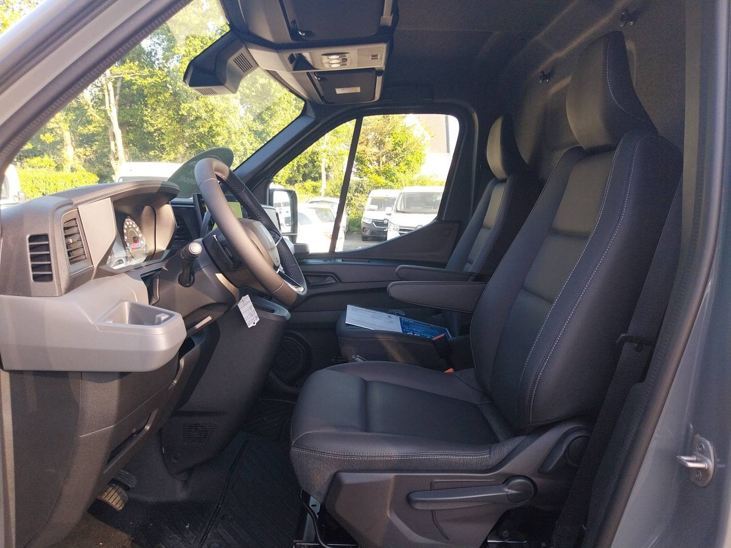 Vente en ligne Renault Master Fourgon MASTER FG BLUE DCI 170 L2H2 3T5 TR AUTO au prix de 61 800 €