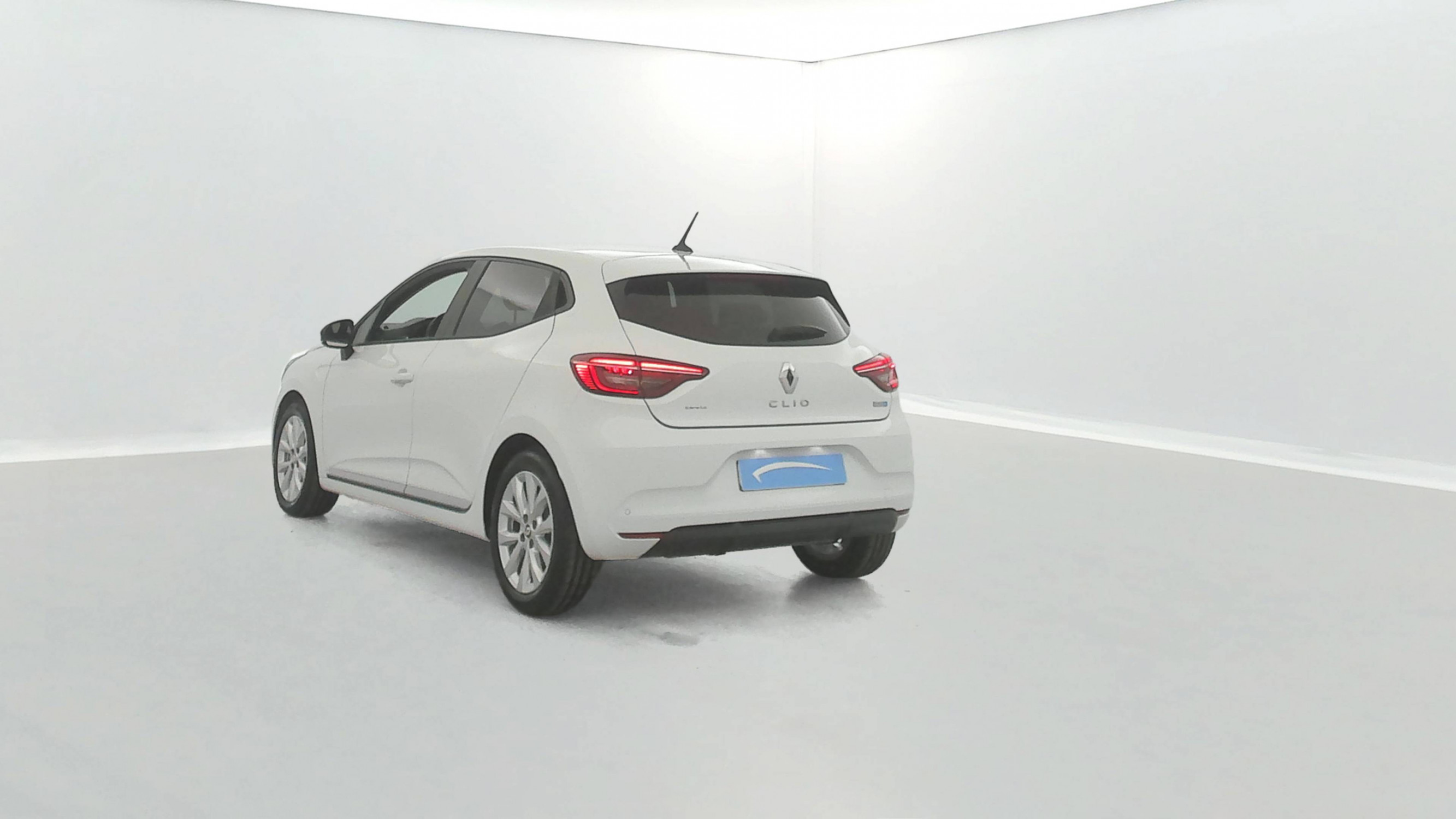 Vente en ligne Renault Clio 5 Clio E-Tech full hybrid 145 au prix de 17 590 €
